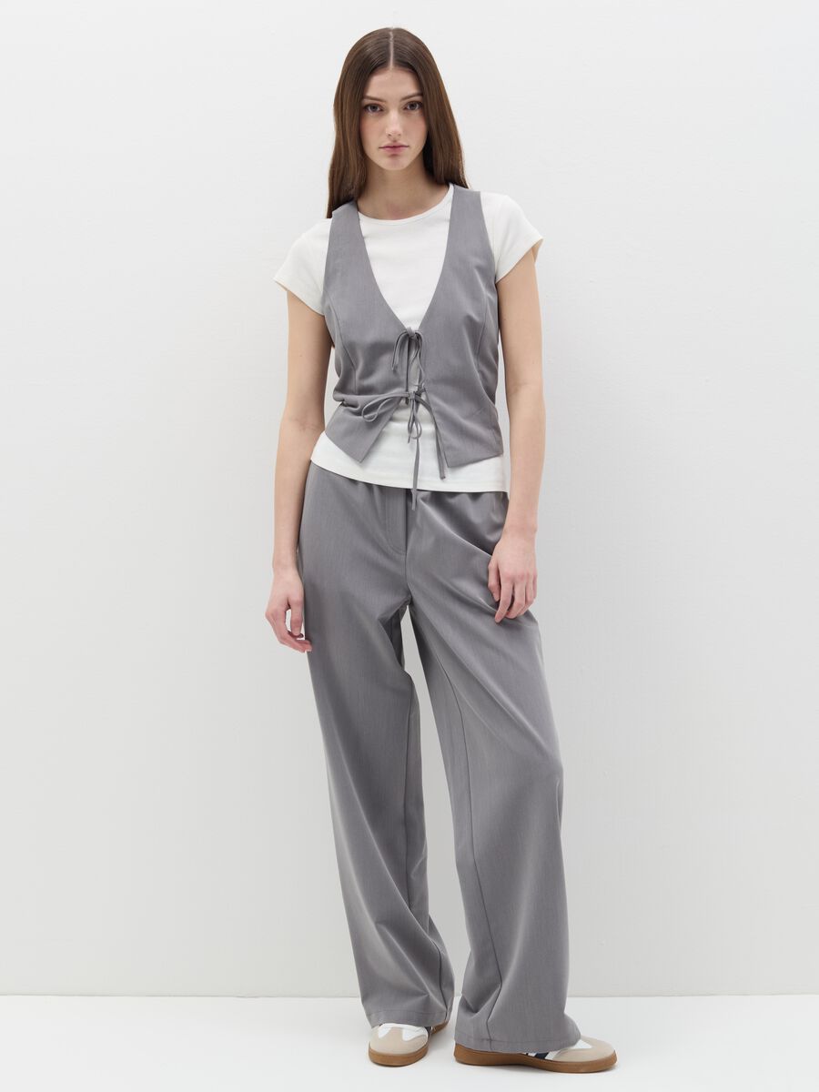 Gilet with laces_1