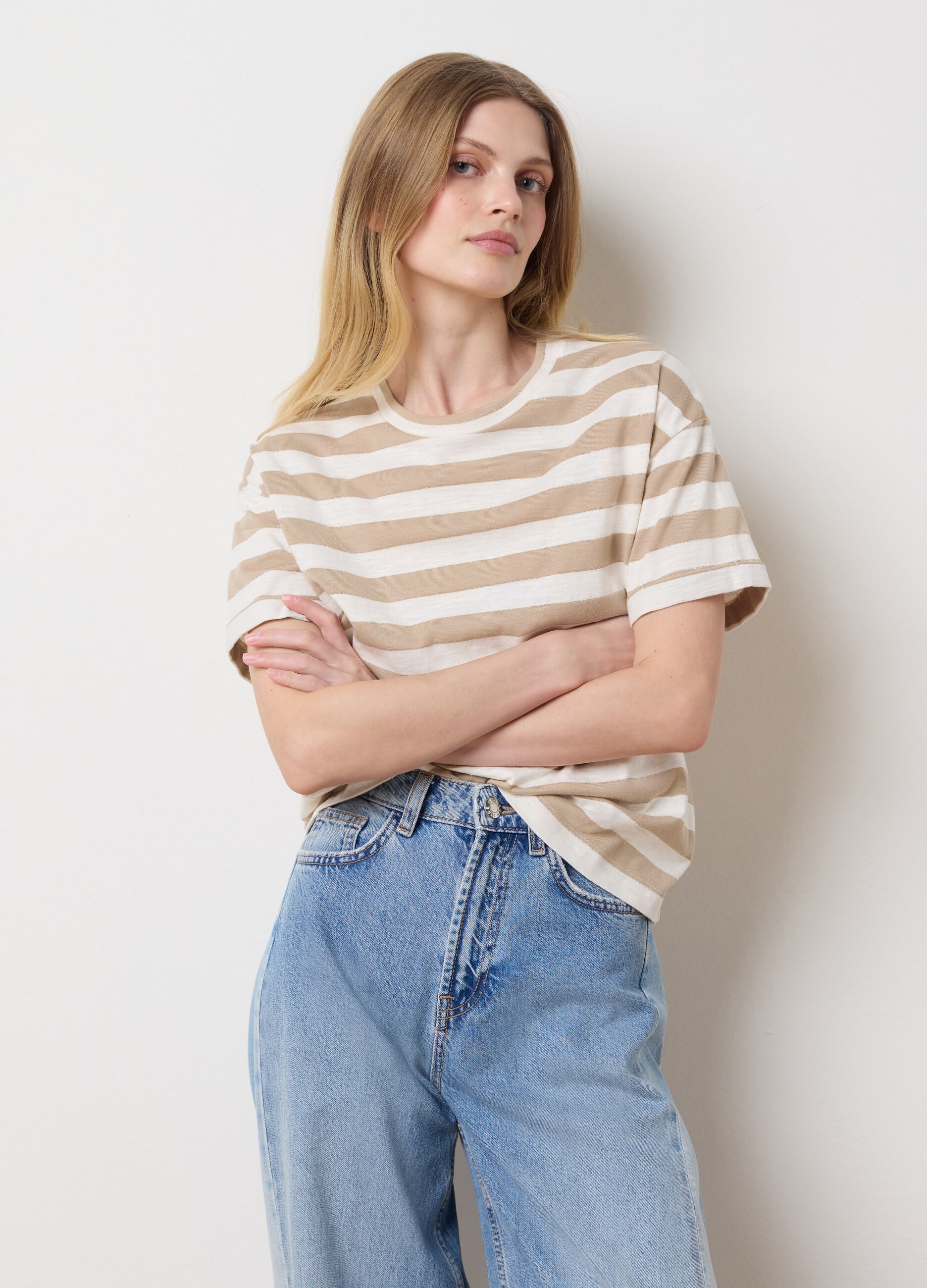 T-shirt with white and beige lurex stripes