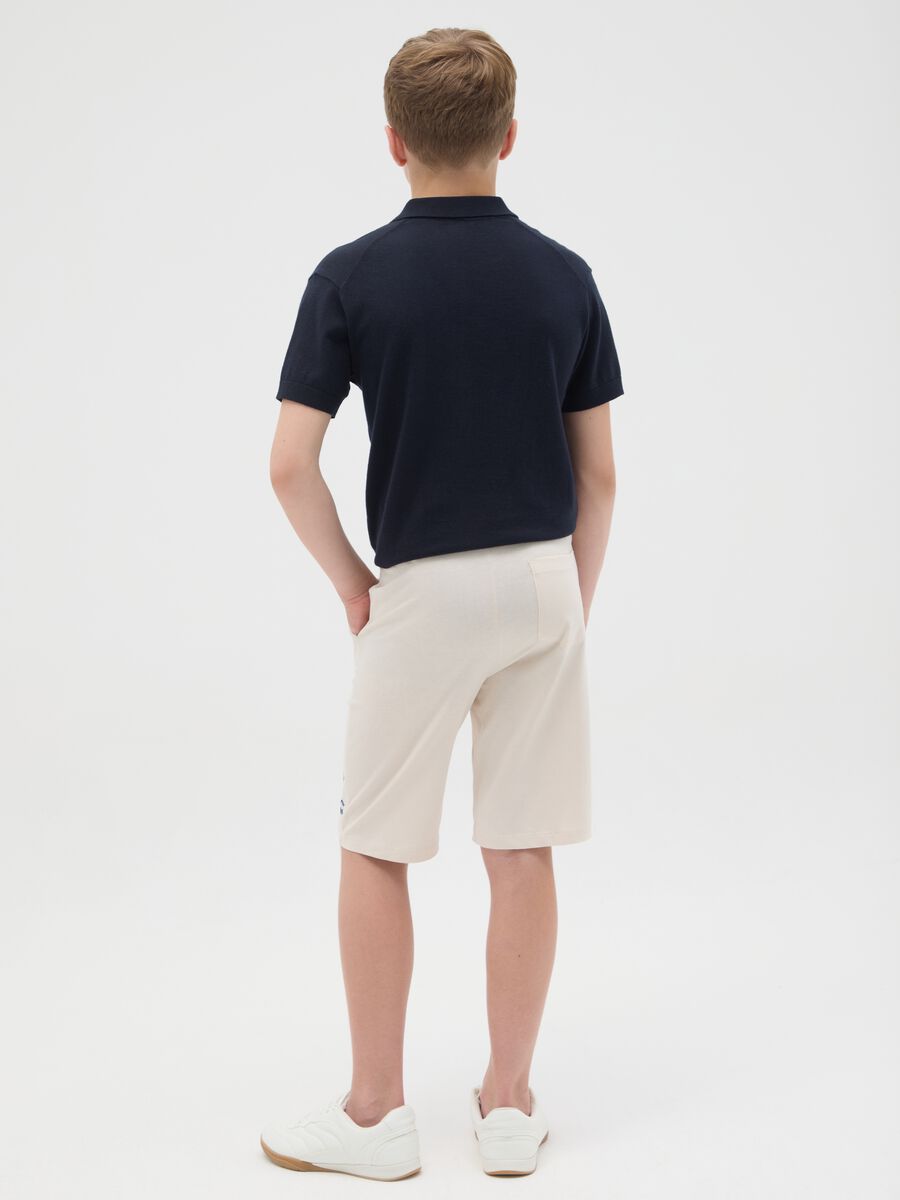 Beige cotton Bermuda shorts with drawstring and print_1