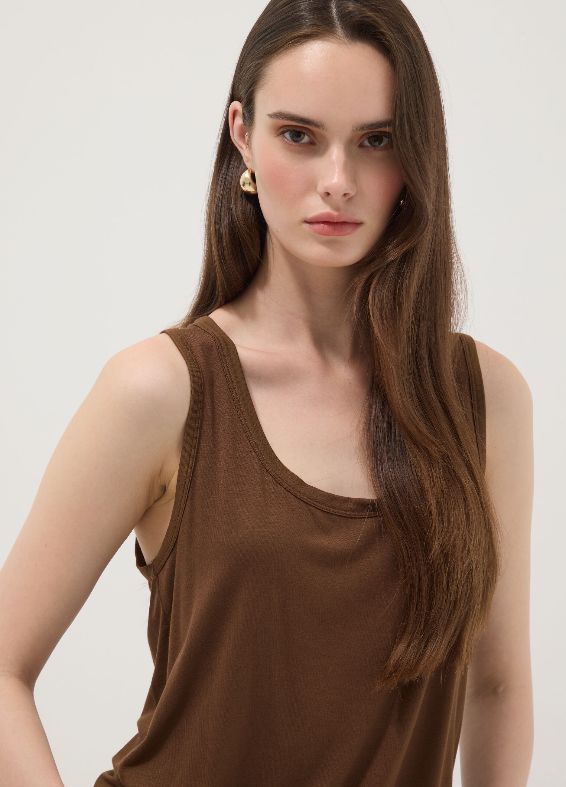 Brown stretch viscose tank top, regular fit