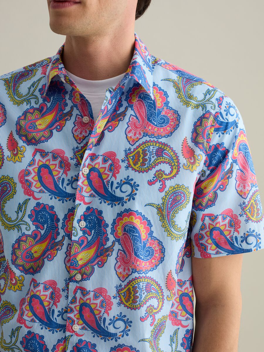 Short-sleeved shirt with stripes and paisley print_3