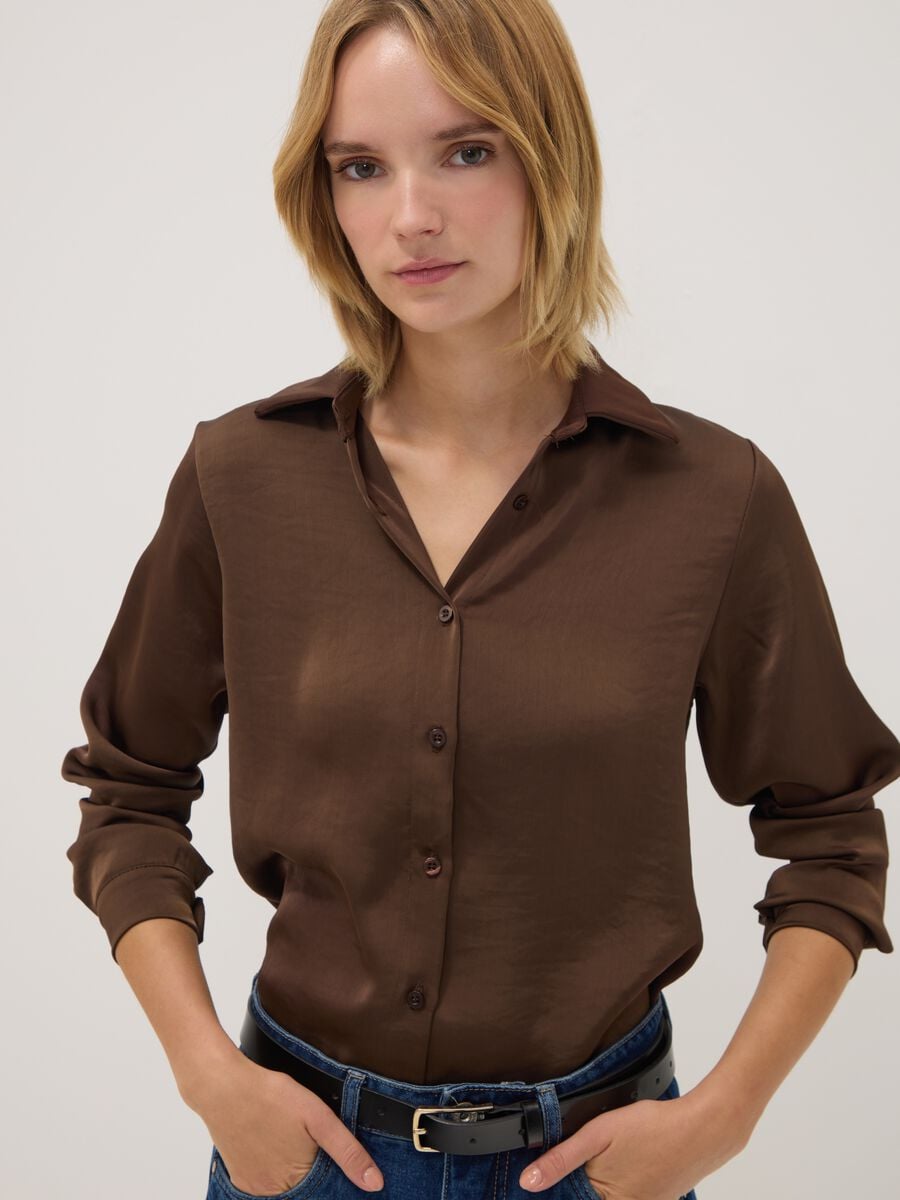Camicia marrone regular fit con colletto classico_2