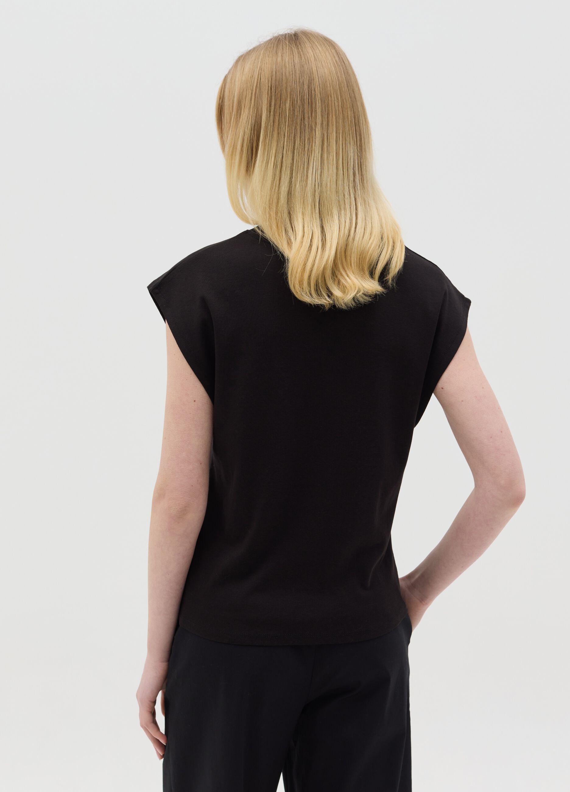 T-shirt with kimono sleeves