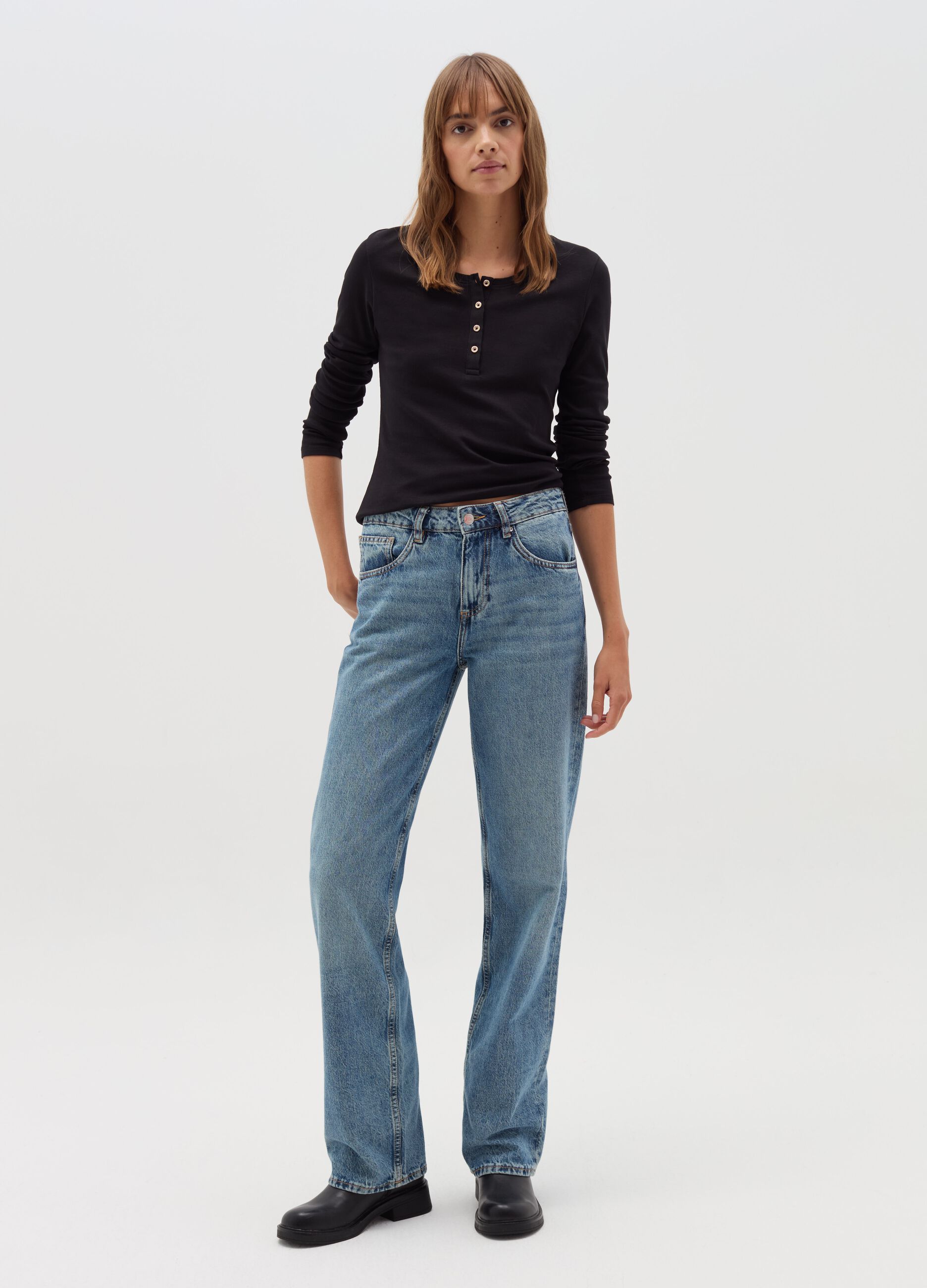 Long-sleeved T-shirt with granddad neckline