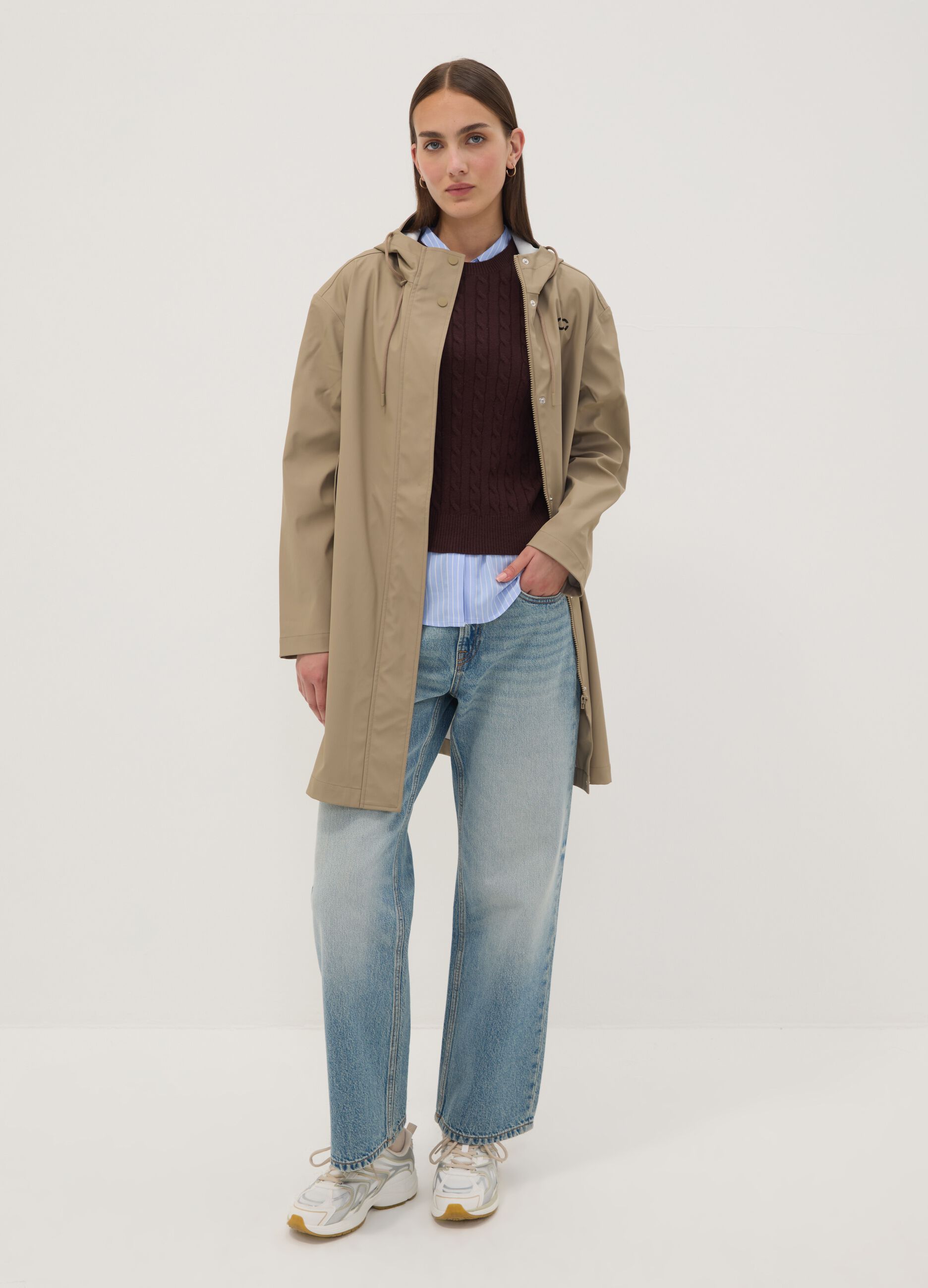 Giacca lunga beige con cappuccio e zip