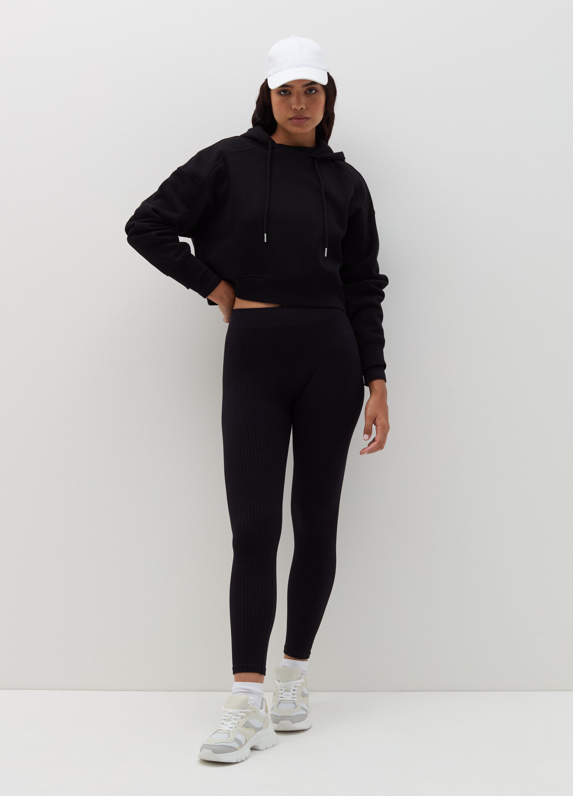 Crop sweatshirt with hood