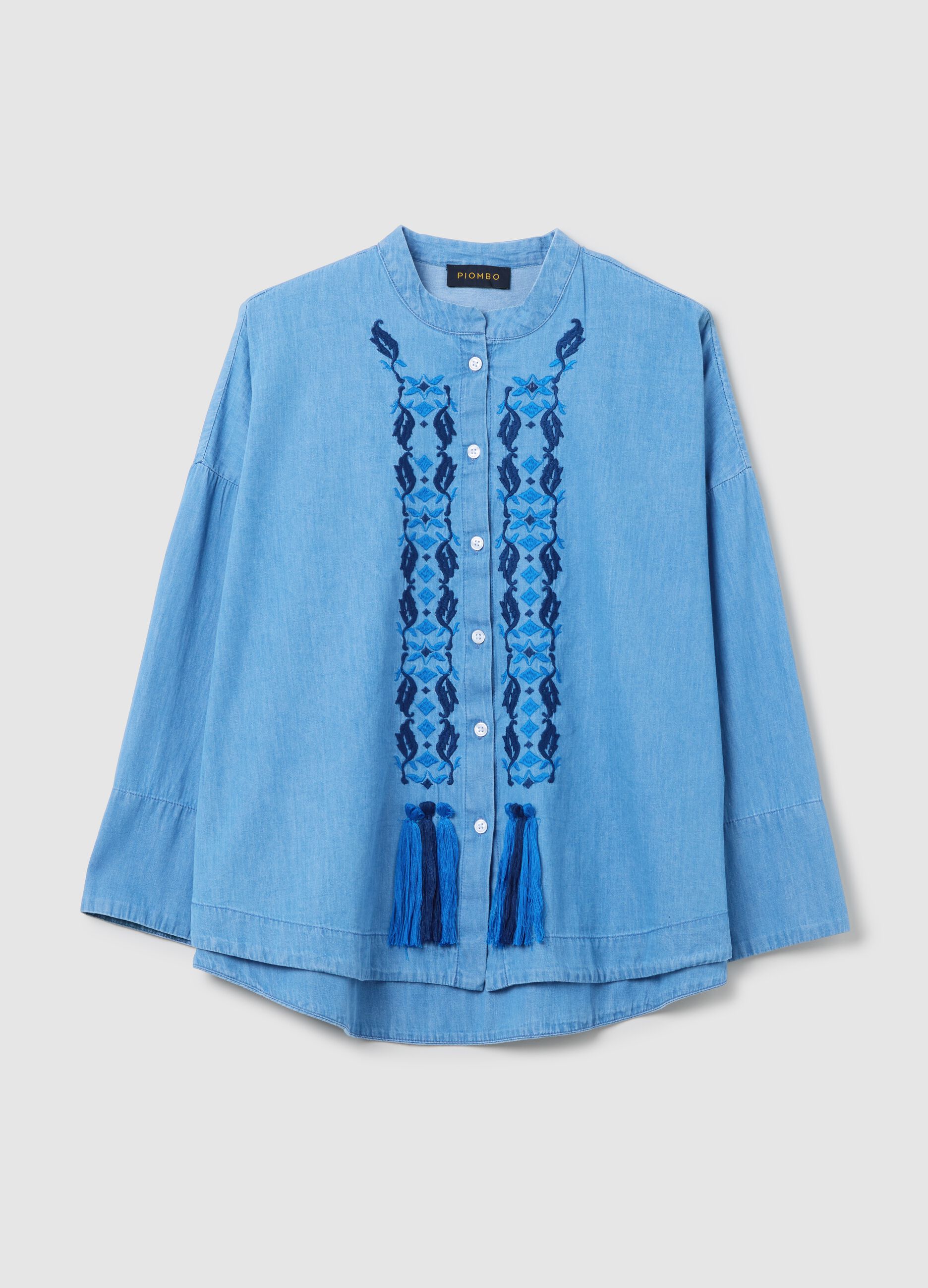 Women's oversized denim shirt in 100% cotton with regular fit and embroidery