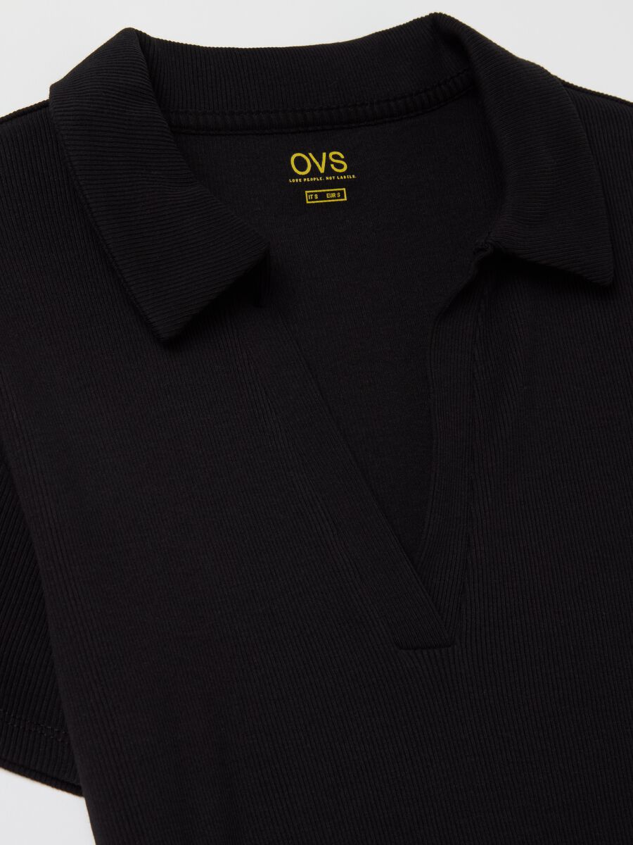 T-shirt with polo neck_5