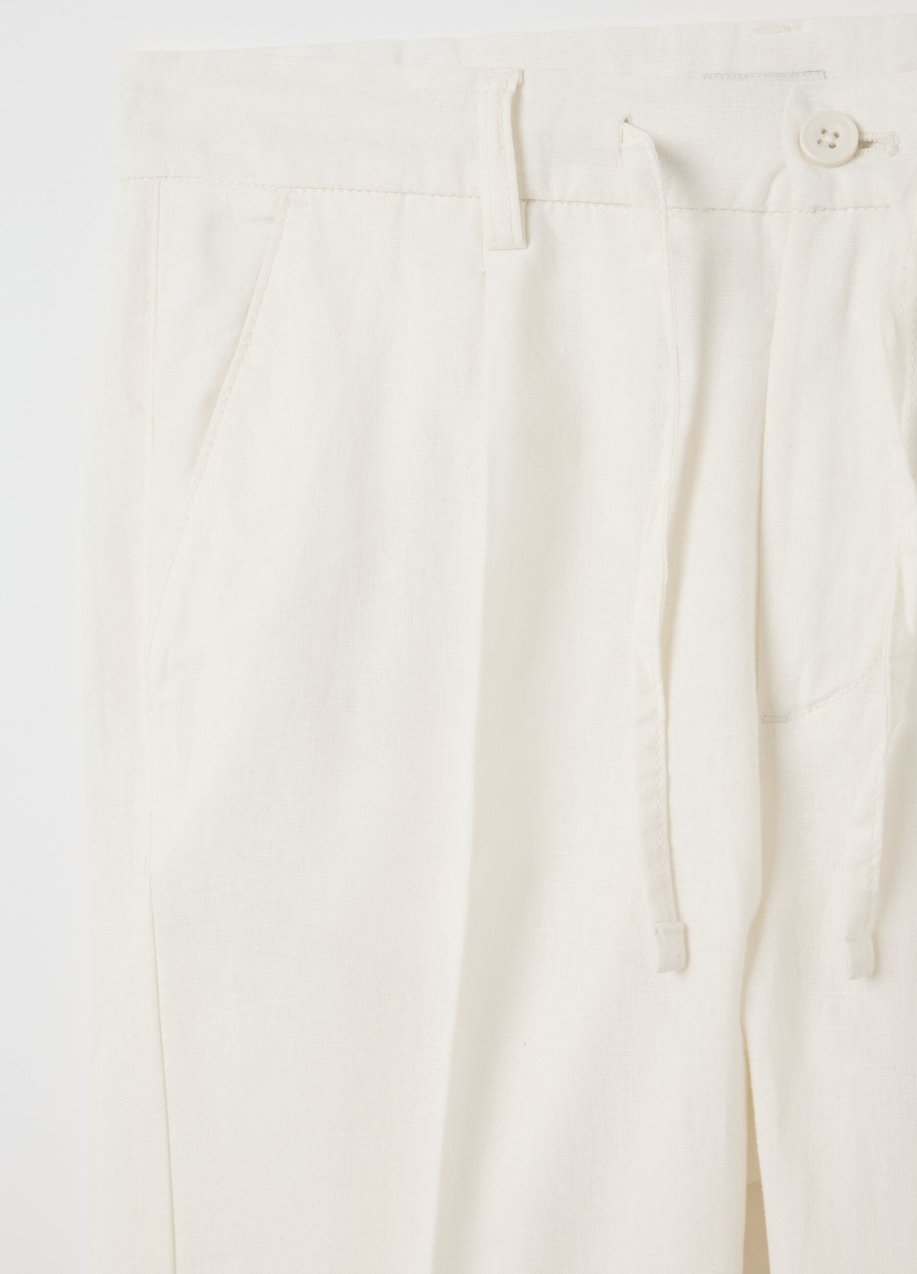 White slim-fit chino trousers with drawstring