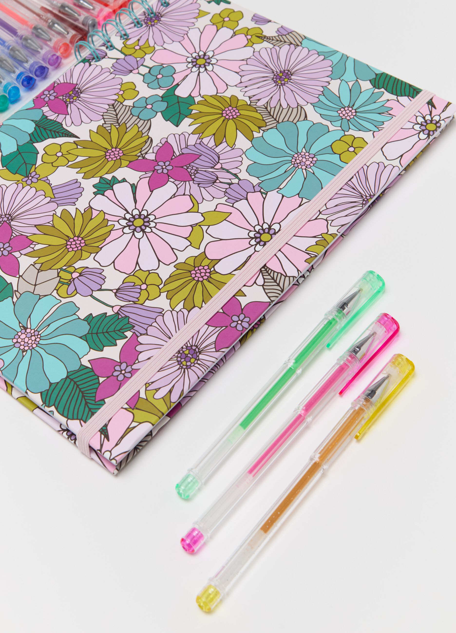 Sketch pad with coloured pens set