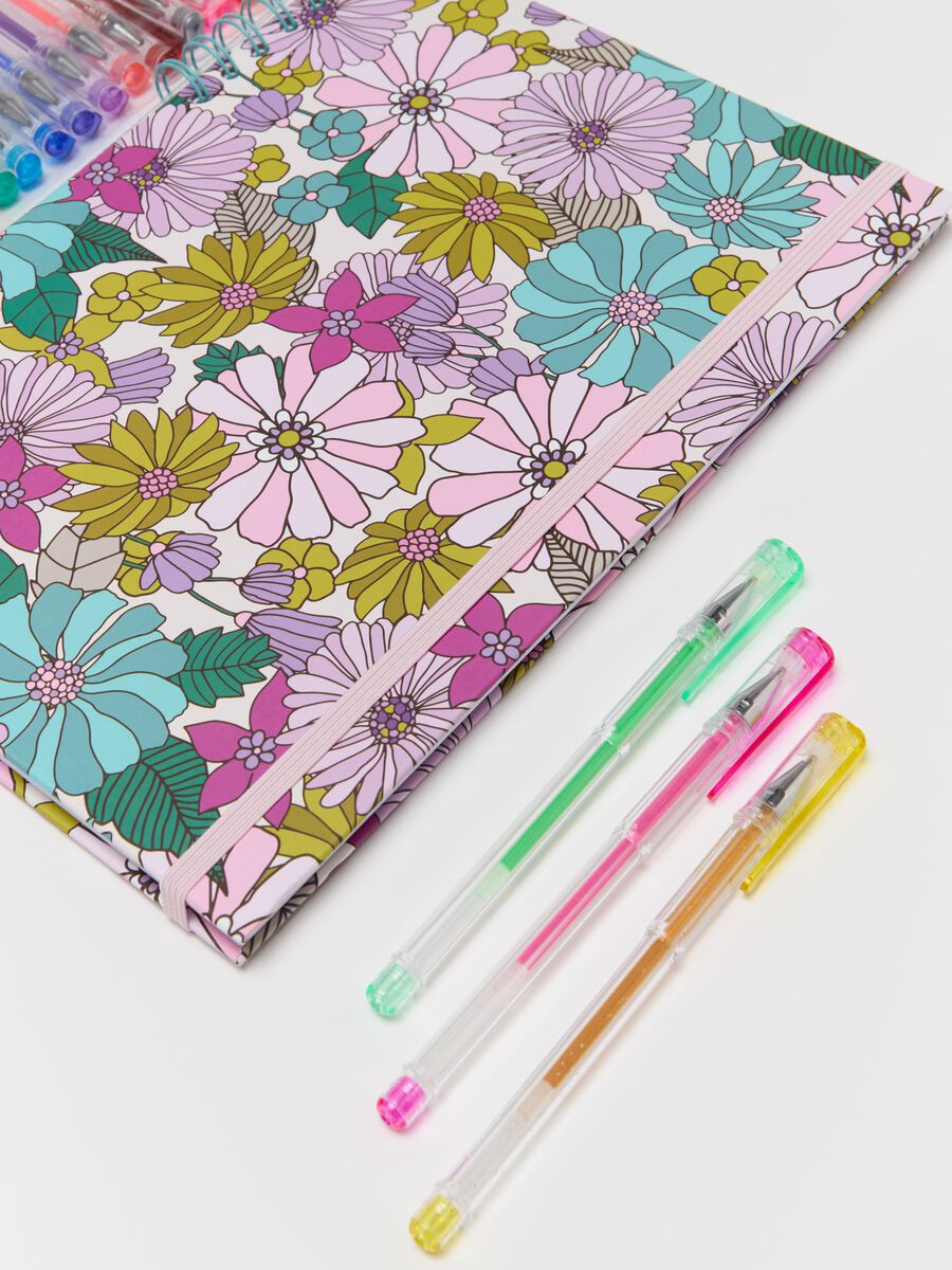 Sketch pad with coloured pens set_1