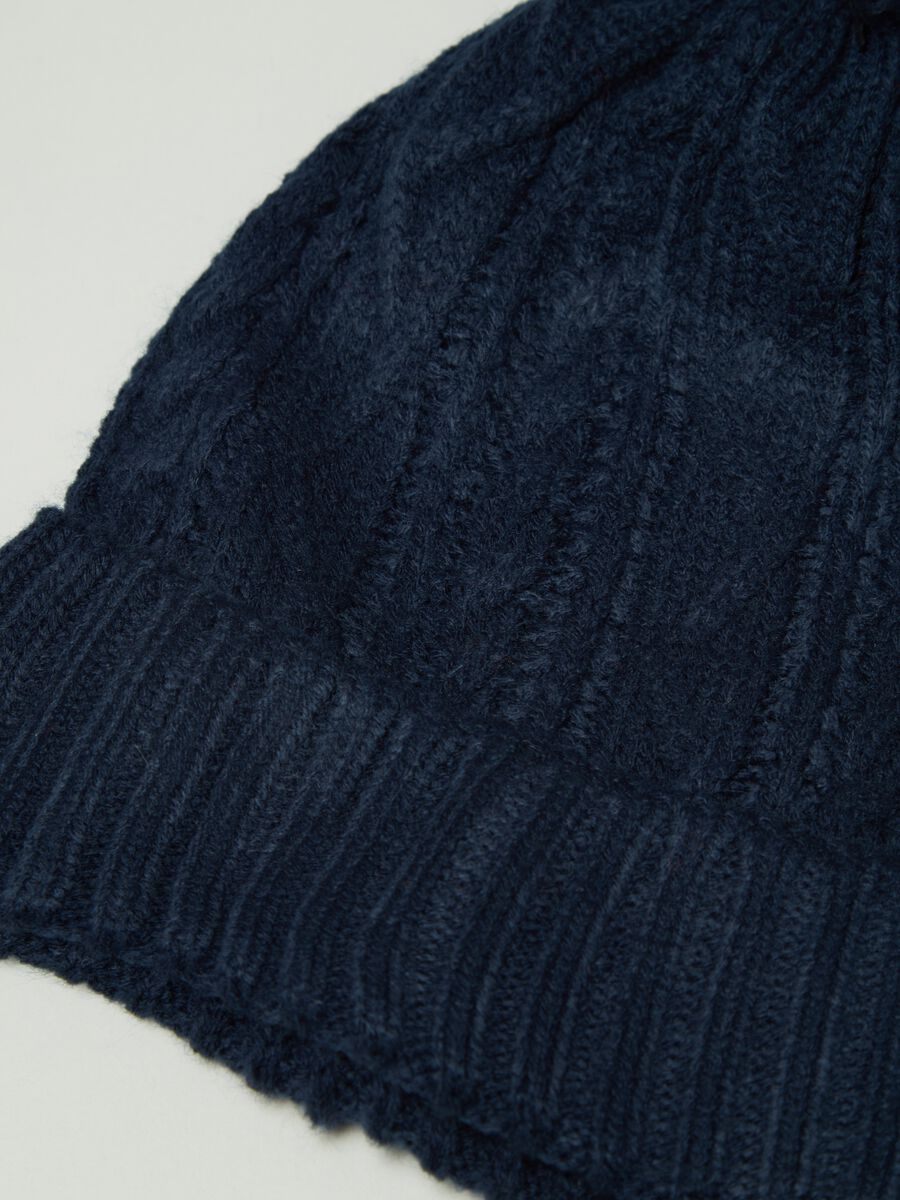 Berretto tricot con pon pon_2
