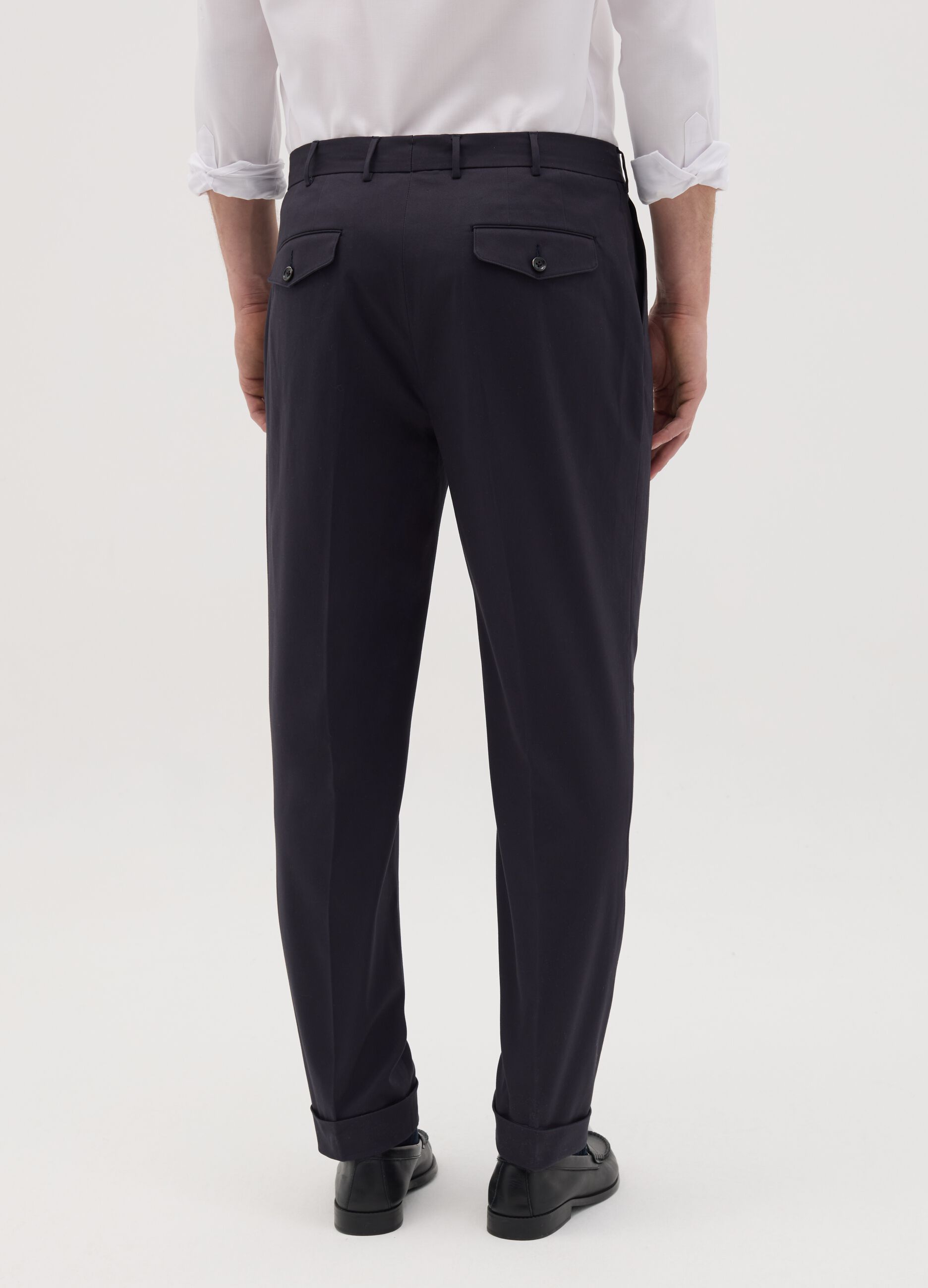 Men’s trousers in blue stretch cotton with carrot fit
