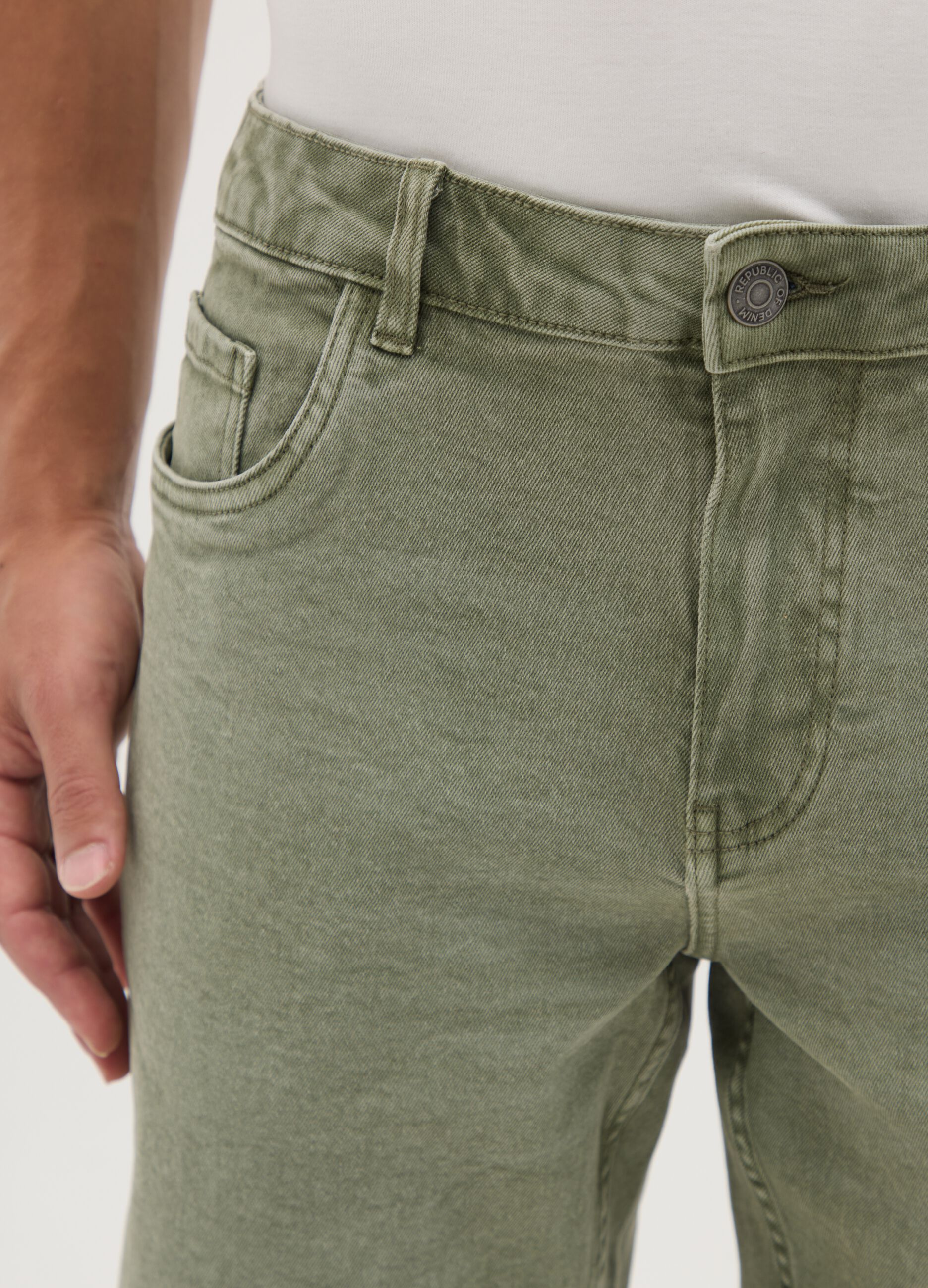 Bermuda da uomo in denim verde regular fit
