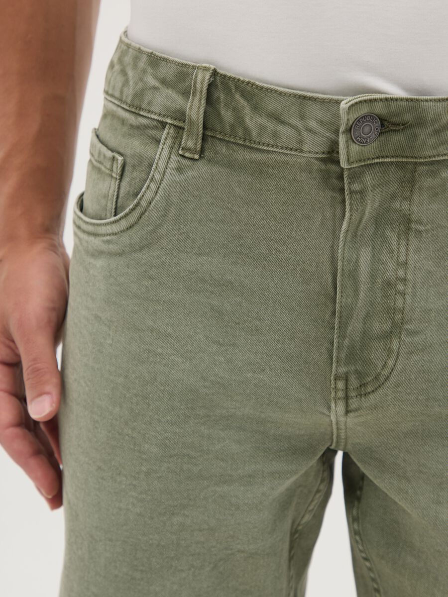 Men's green denim regular fit shorts_2