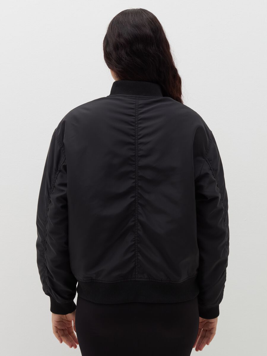 Oversized bomber jacket with pockets_2