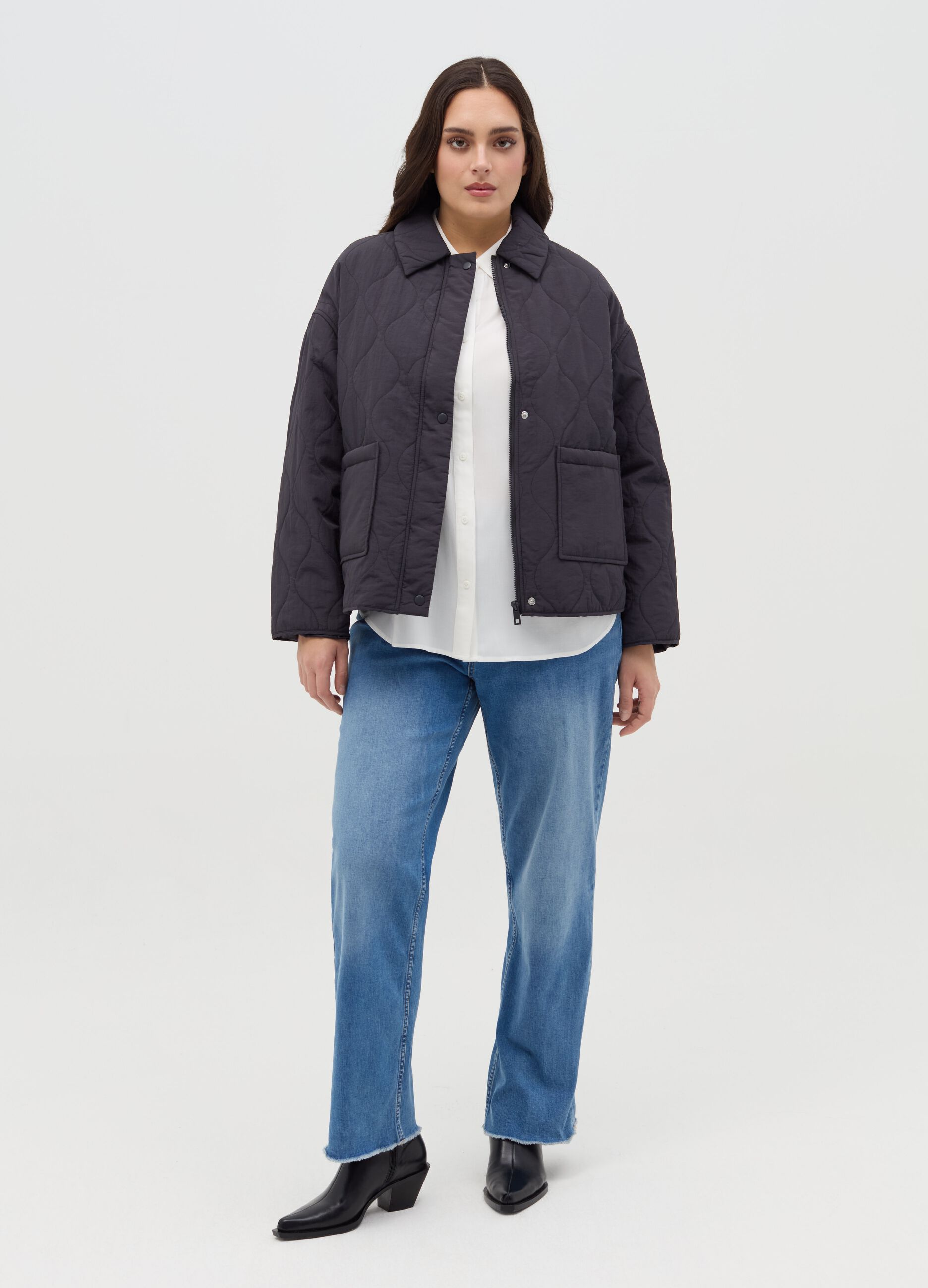 Curvy short quilted jacket with collar