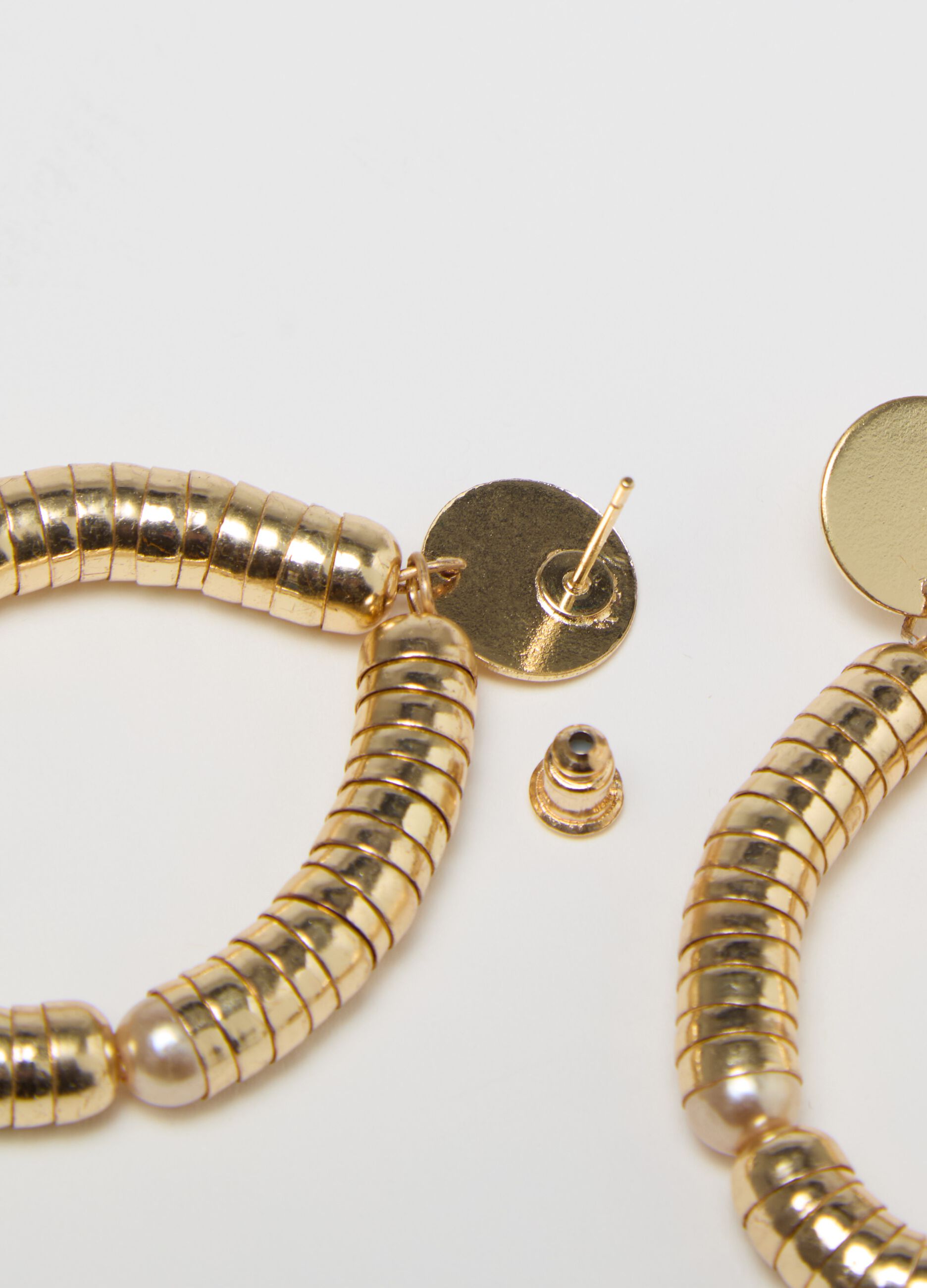 Teardrop earrings with detail