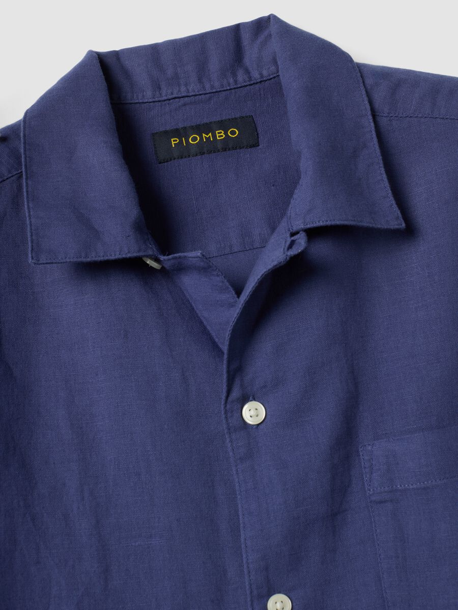 Camicia blu in misto lino e cotone con collo bowling_5