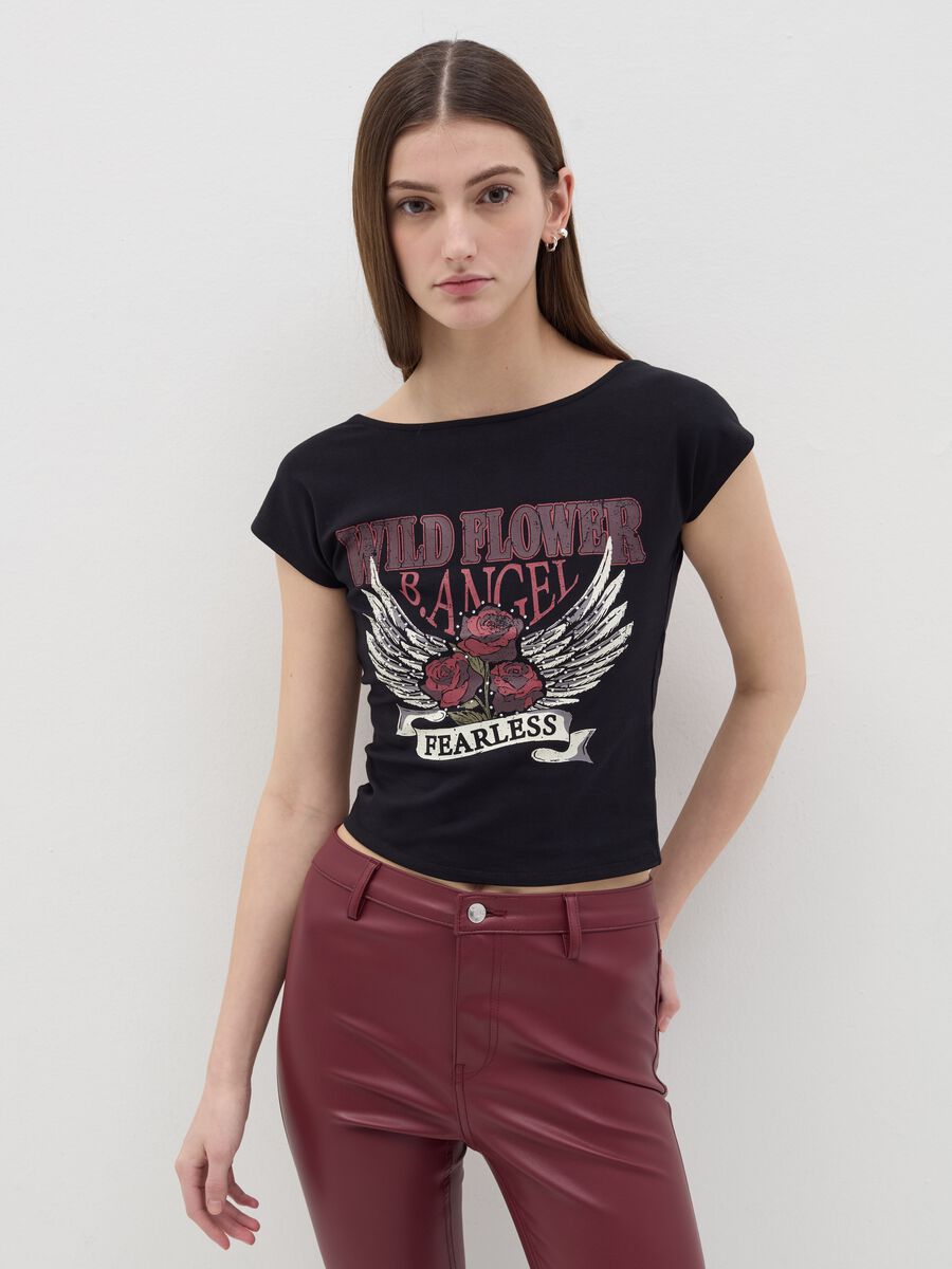 T-shirt with print and bare back_0