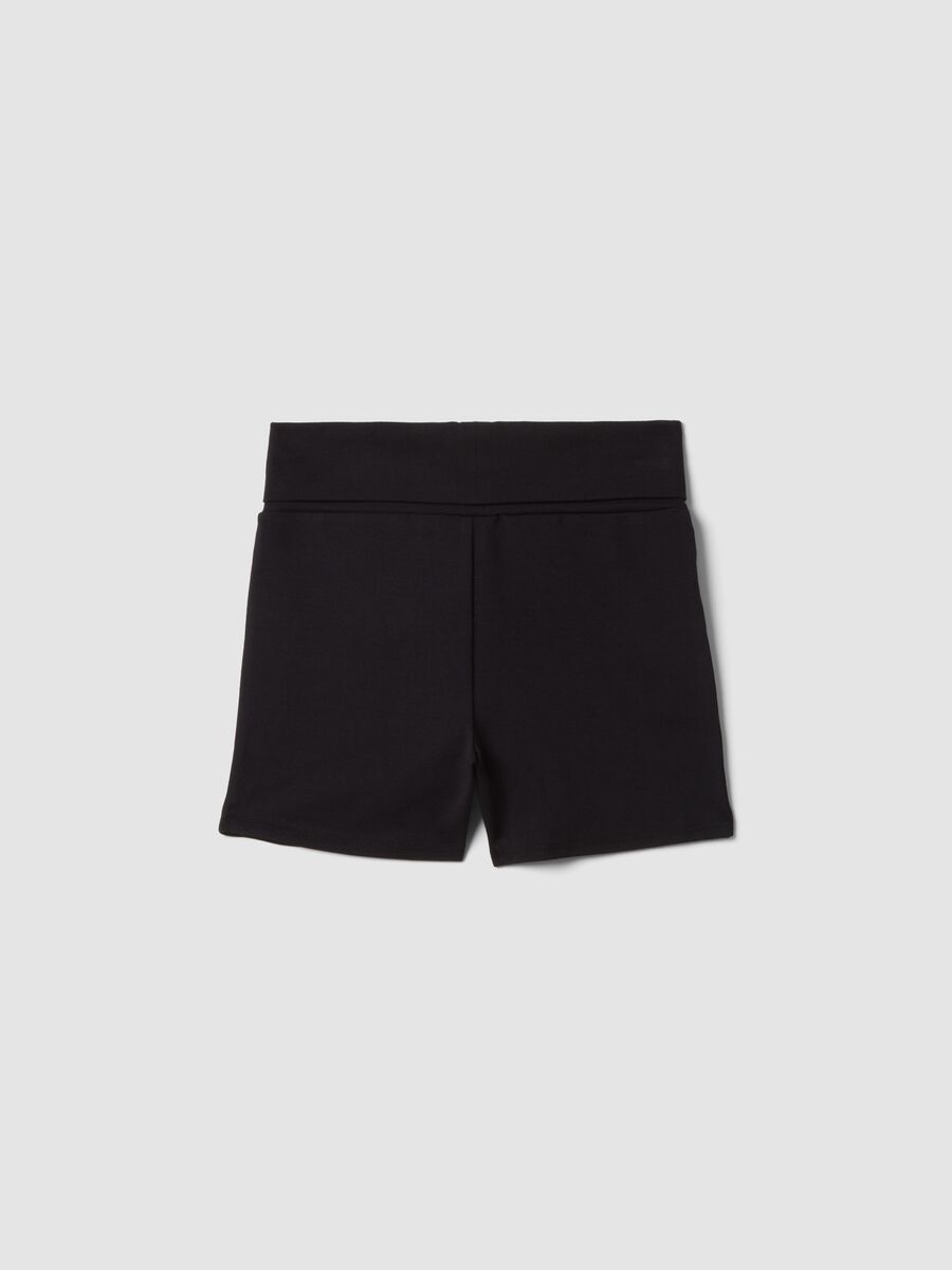 Girls&rsquo; slim-fit black stretch organic cotton shorts_1