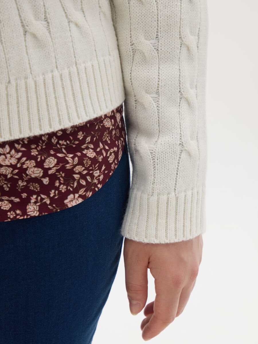 White Pullover in Acrylic and Wool Blend_2