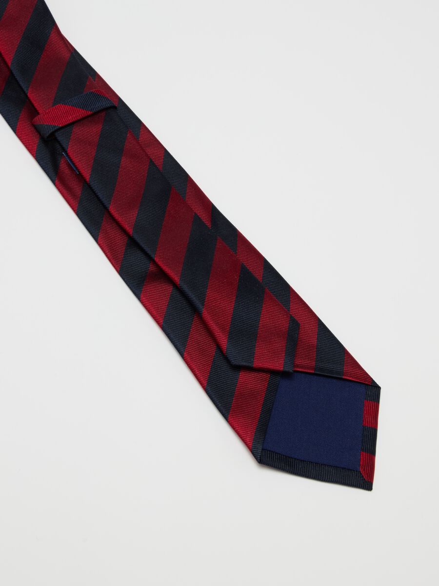 Silk tie with stripes_2