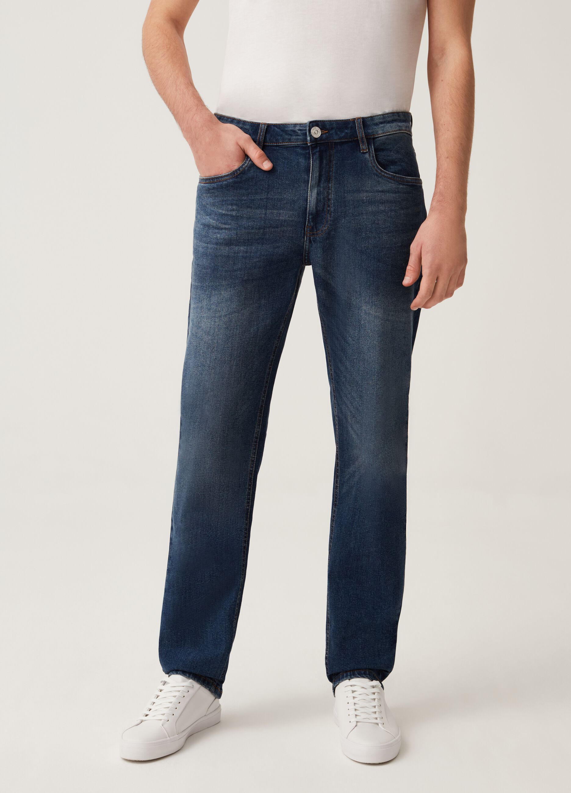 Comfort-fit stretch jeans