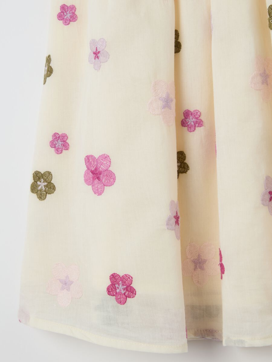 Cotton dress with small flowers embroidery_3