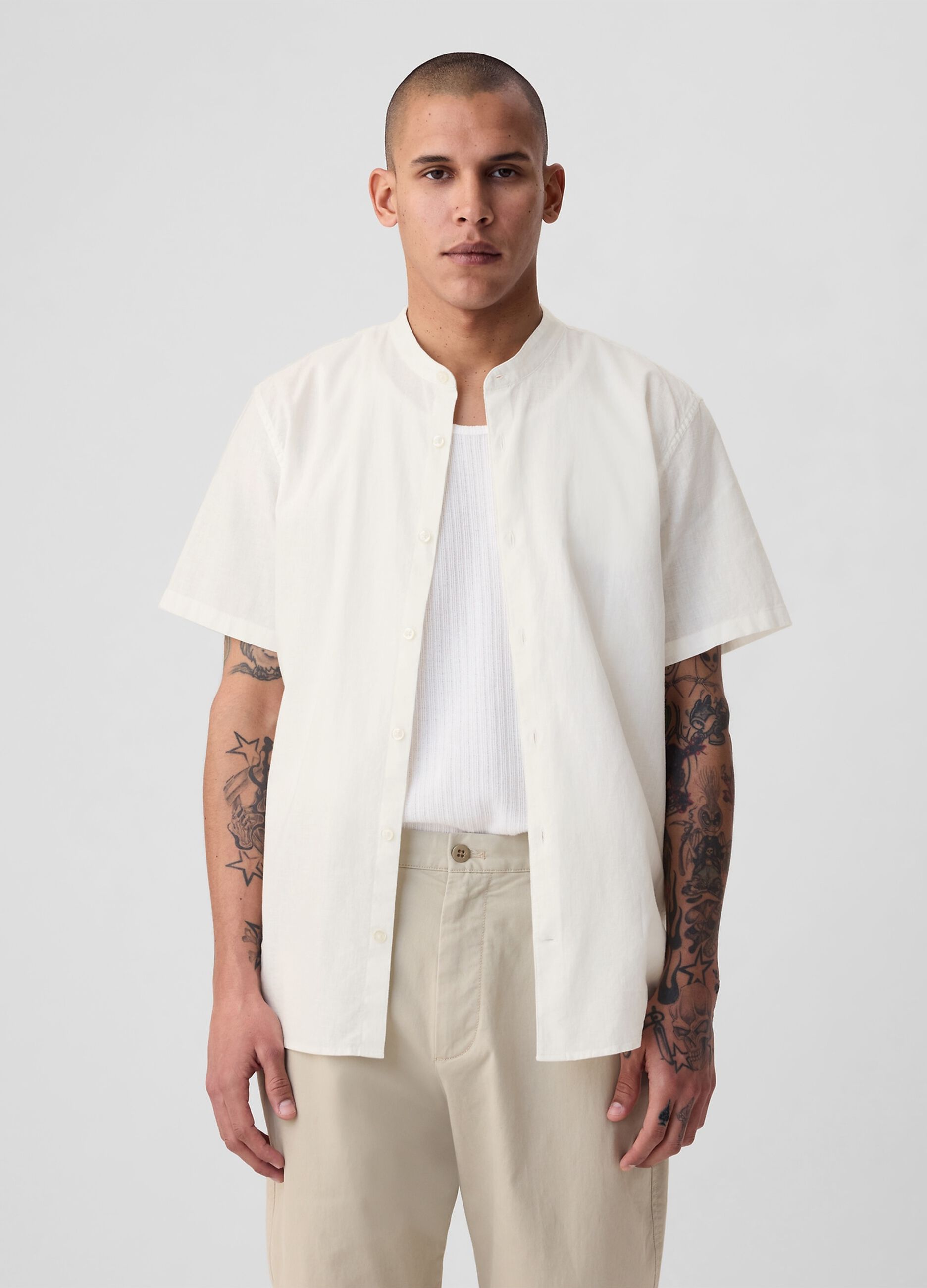 Short-sleeved shirt with Mandarin collar