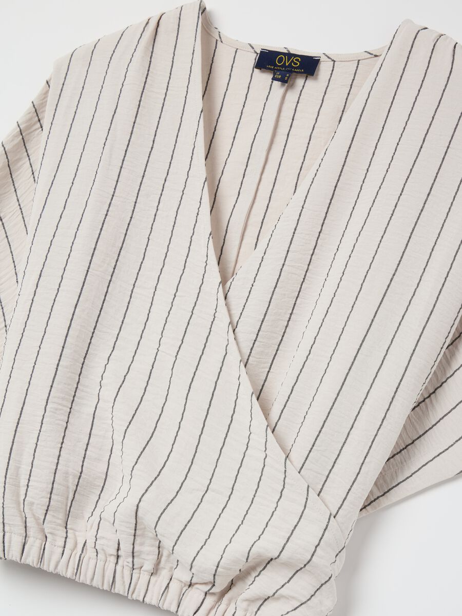 Short crossover beige shirt with stripes_5