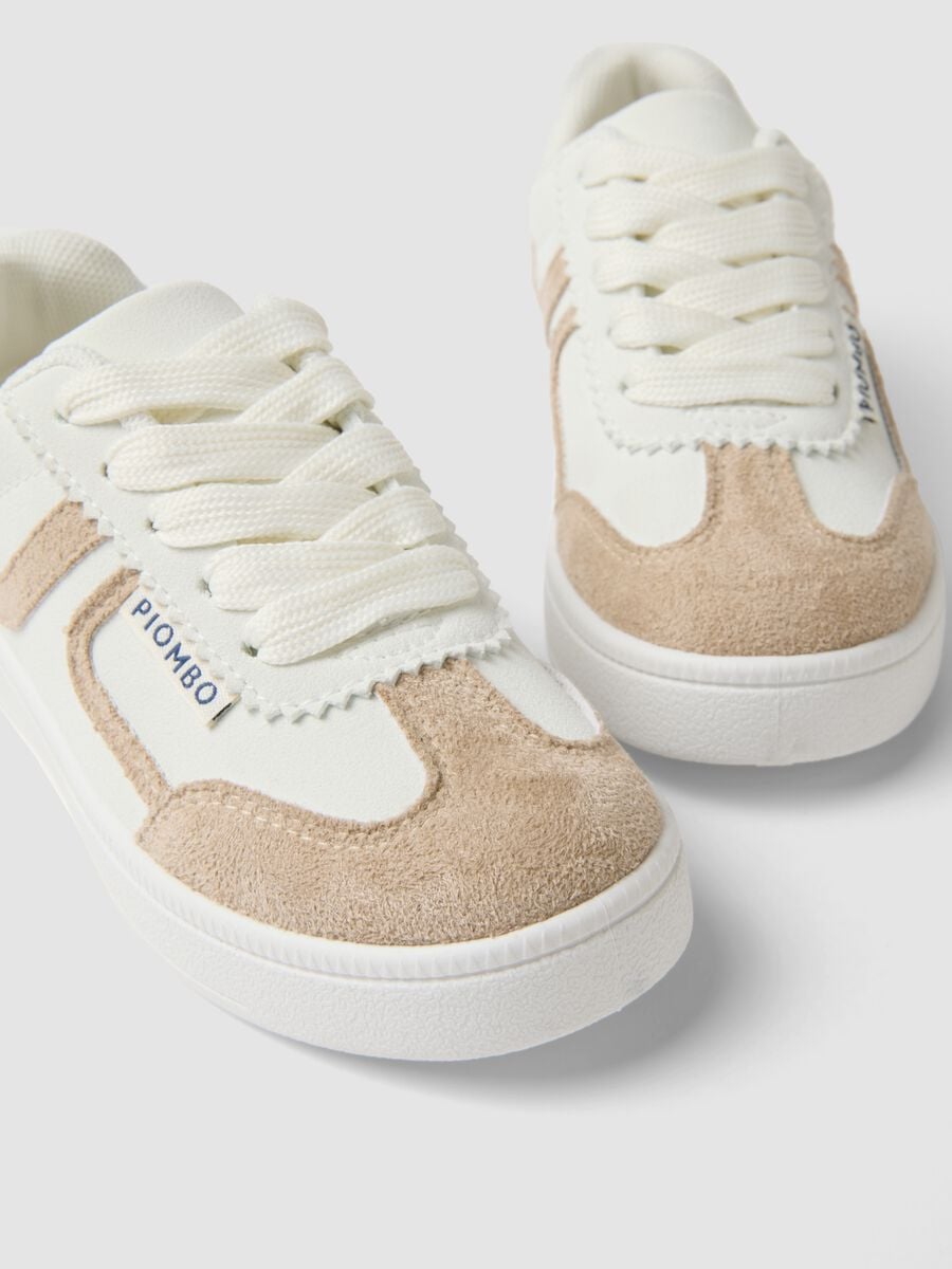 White and beige children's sneakers_3