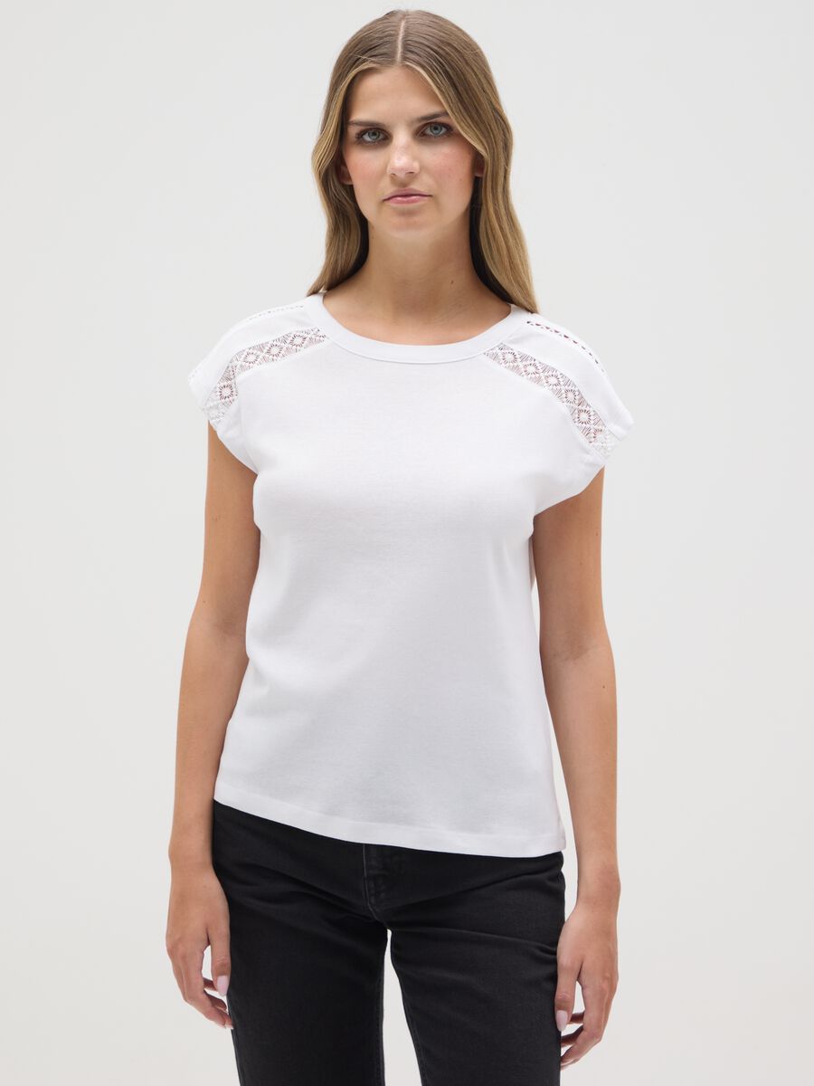 Women's white pure cotton regular fit T-shirt with lace_0