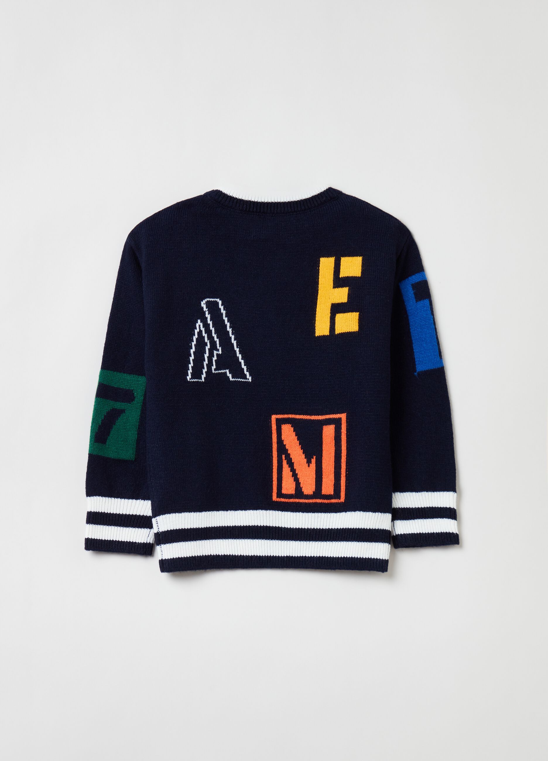 Pullover con lettering jacquard_1