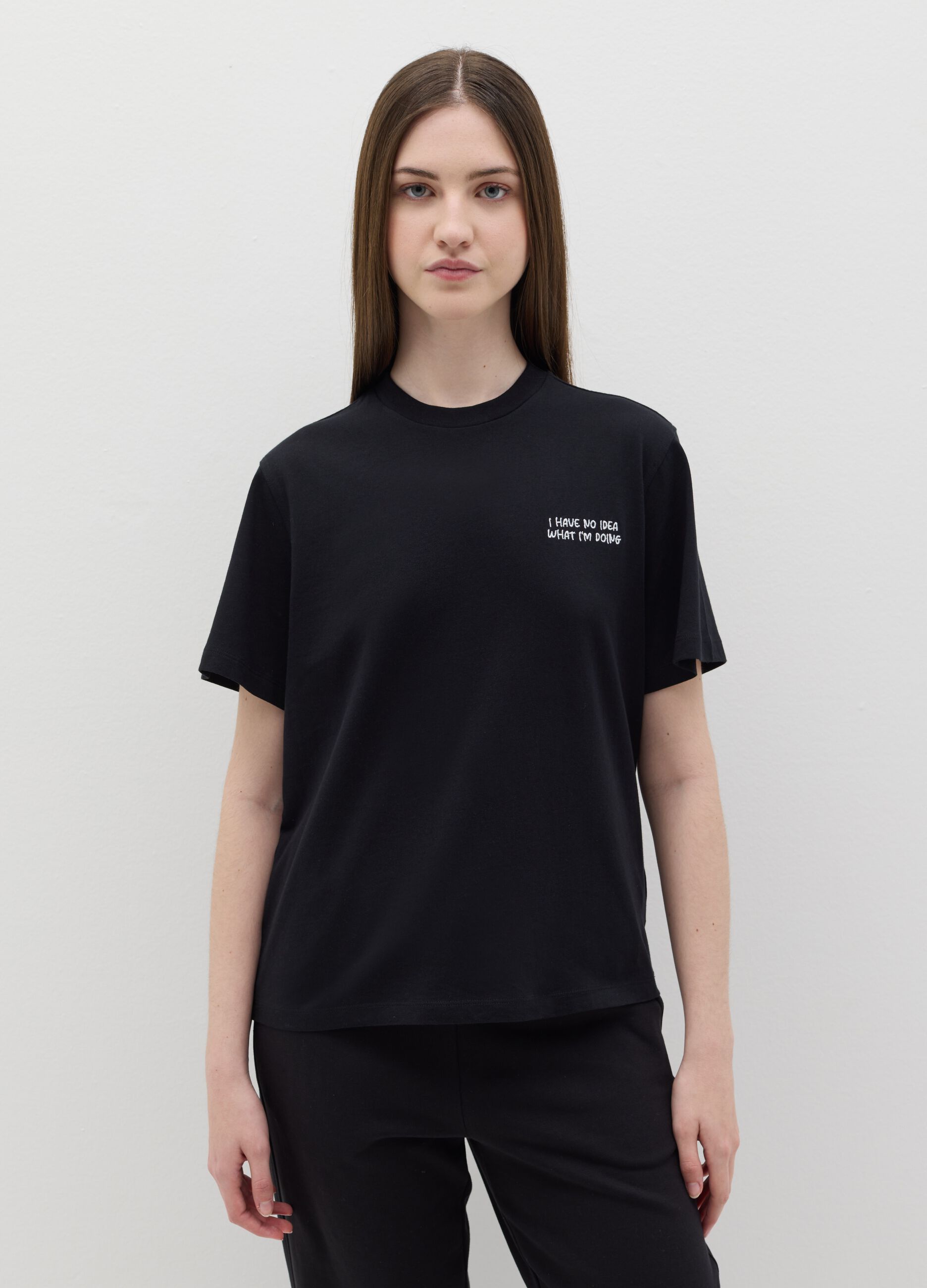 T-shirt in cotone con ricamo