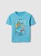 T-shirt in puro cotone azzurra da bambino oversize fit con dinosauri_0