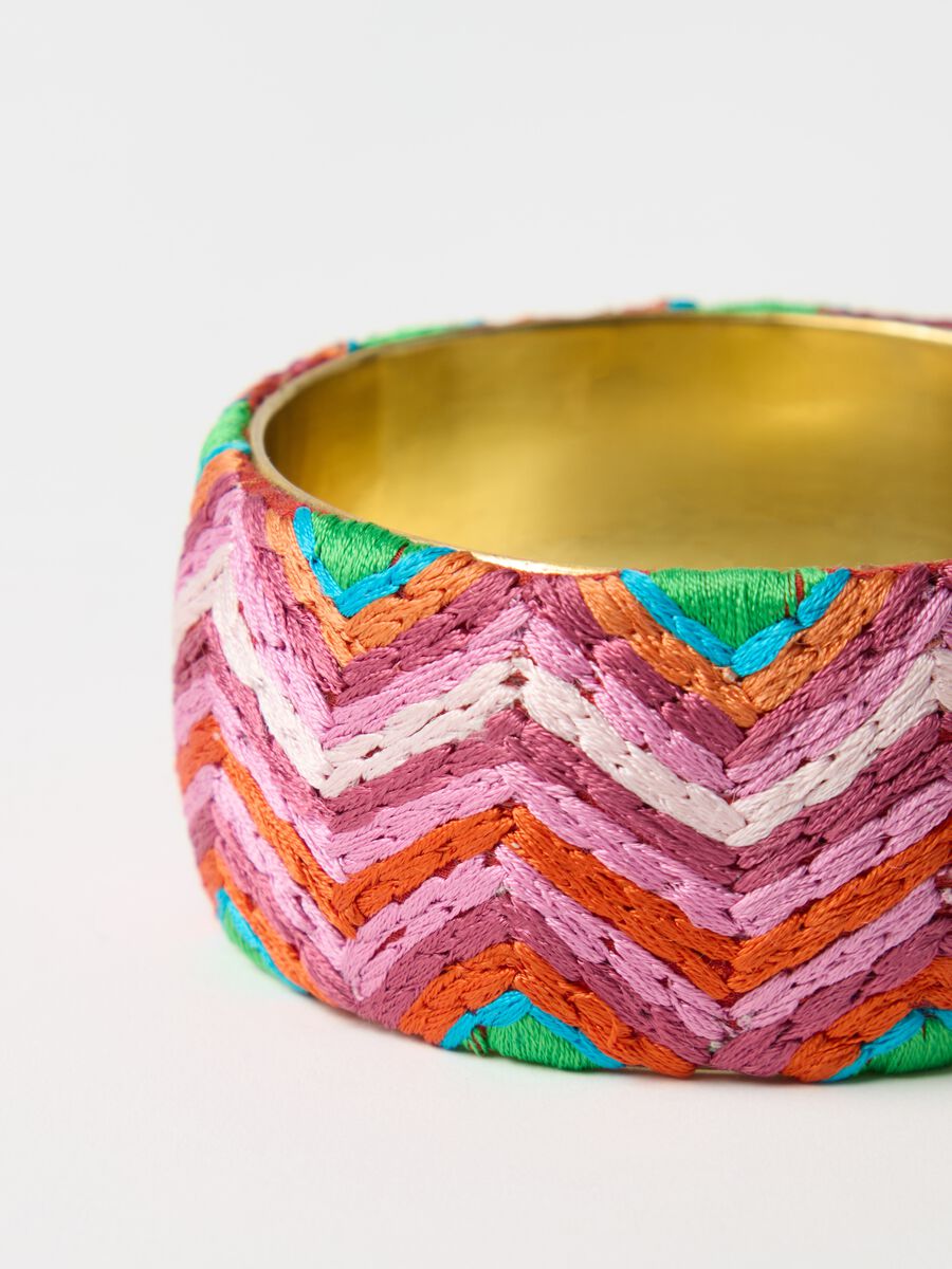 Solid bracelet with multicoloured strands_2