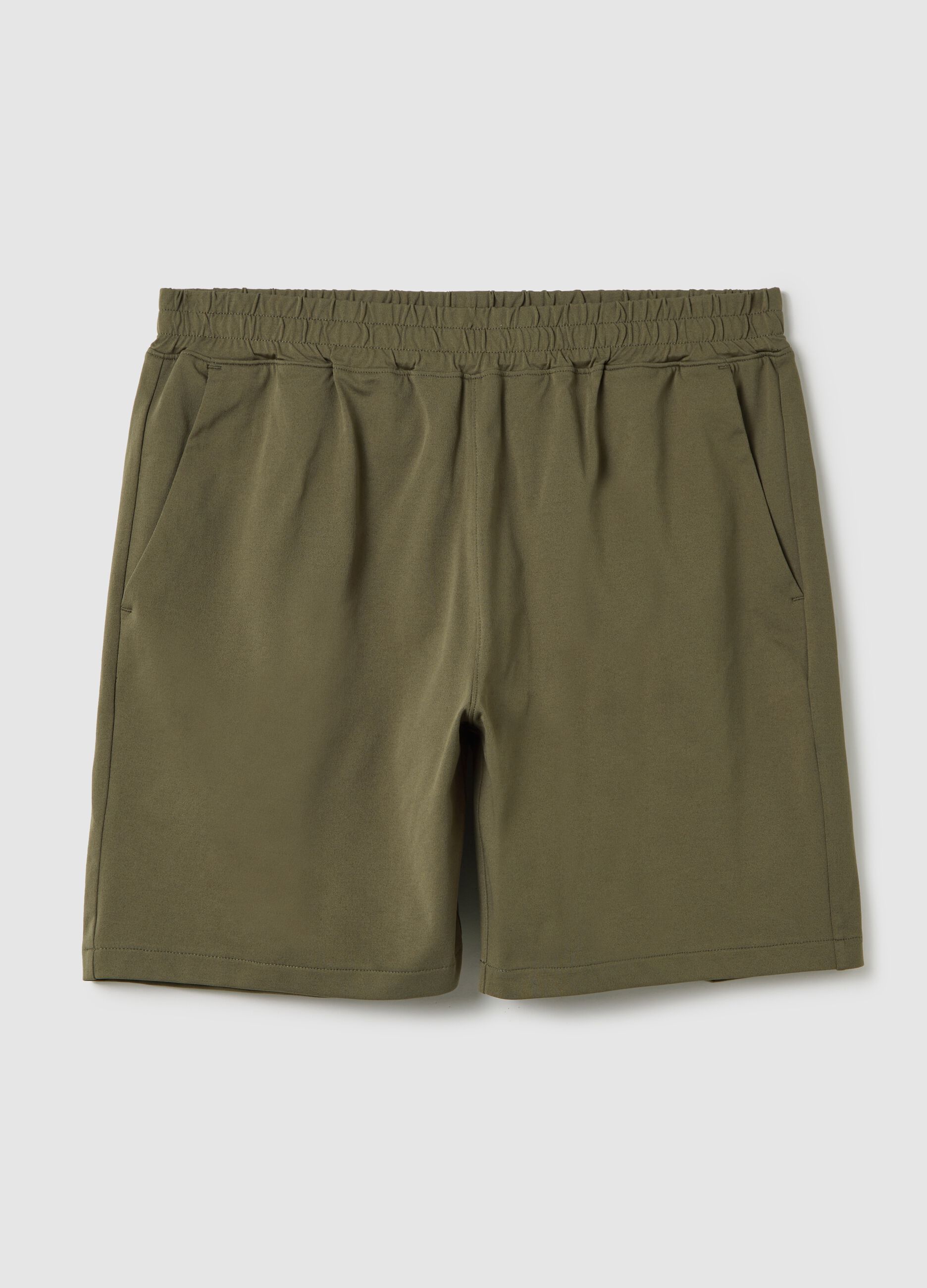 Green Bermuda joggers in stretch fabric