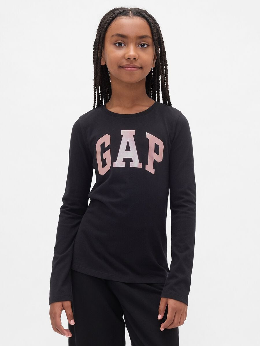 T-shirt nera a maniche lunghe in puro cotone con logo GAP_0
