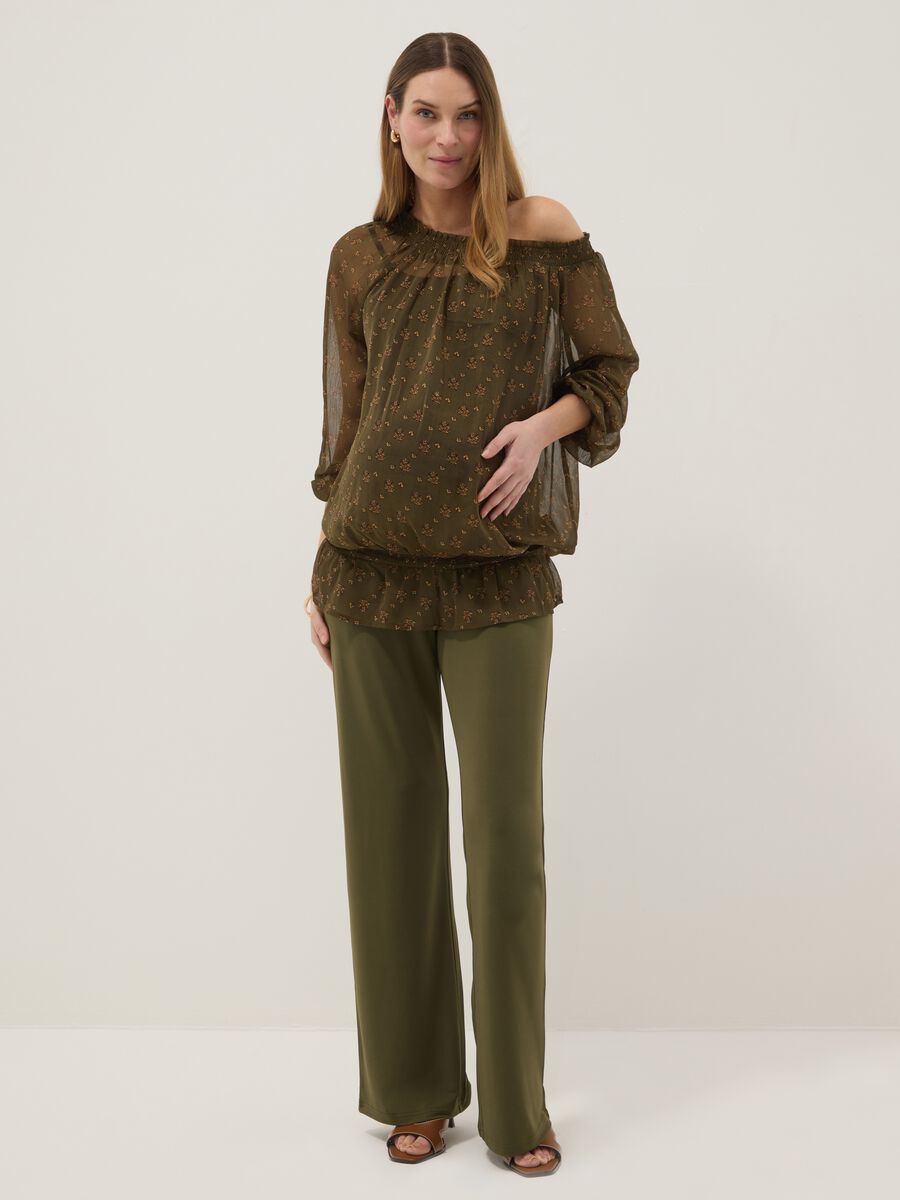 Blusa premaman verde con scollo a barchetta e stampa fantasia_0