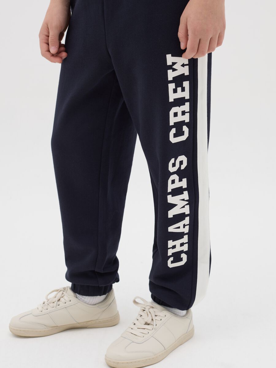 Joggers with contrasting bands and "Champs Crew” print_2