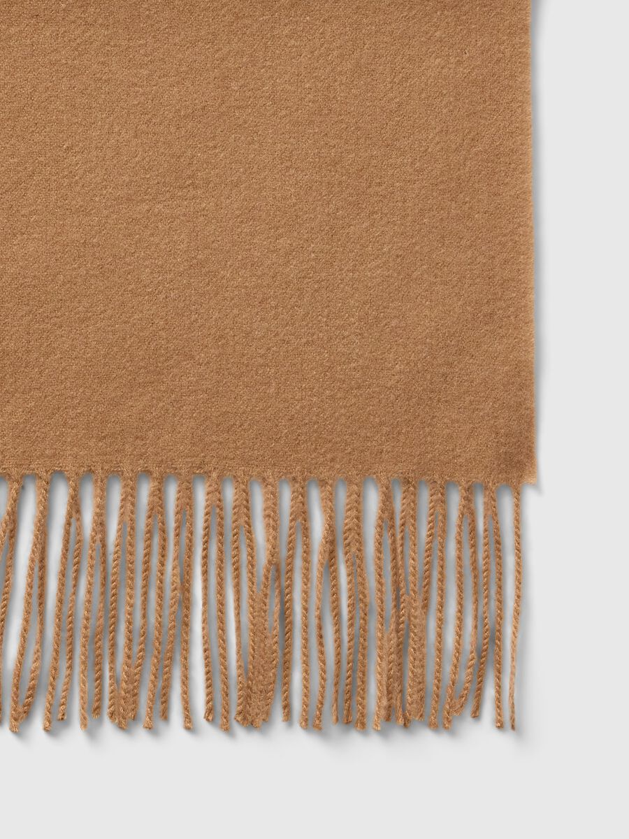 Scarf in wool and viscose blend with fringing_2