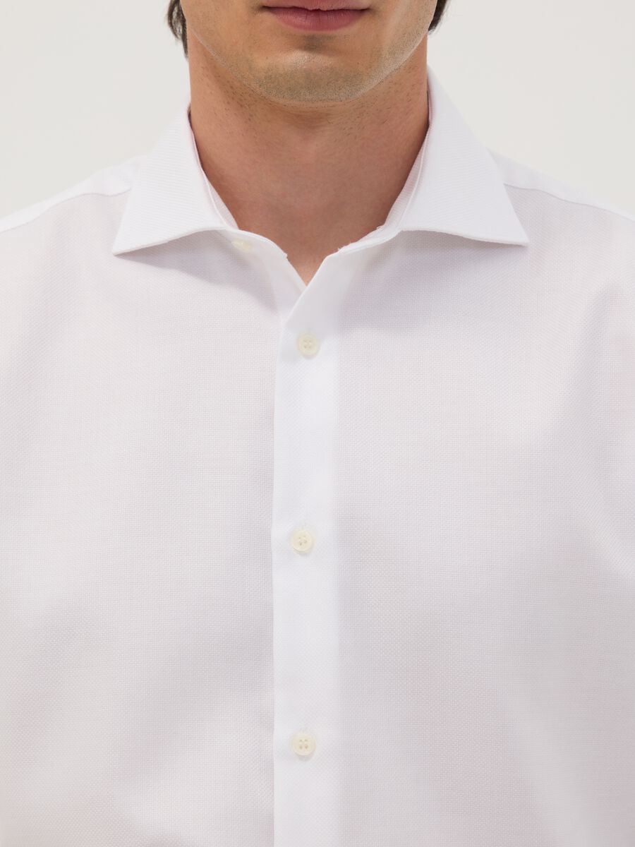 White regular-fit pure cotton shirt with cutaway collar_1