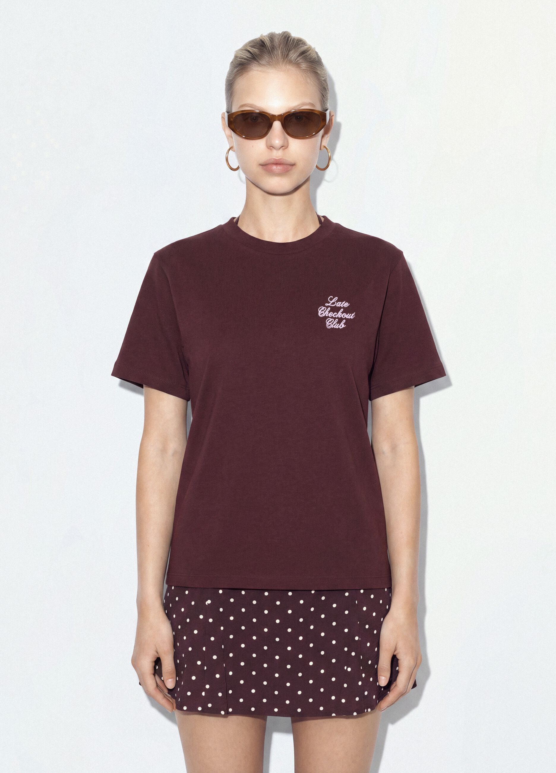 Brown relaxed-fit pure cotton T-shirt with embroidered slogan