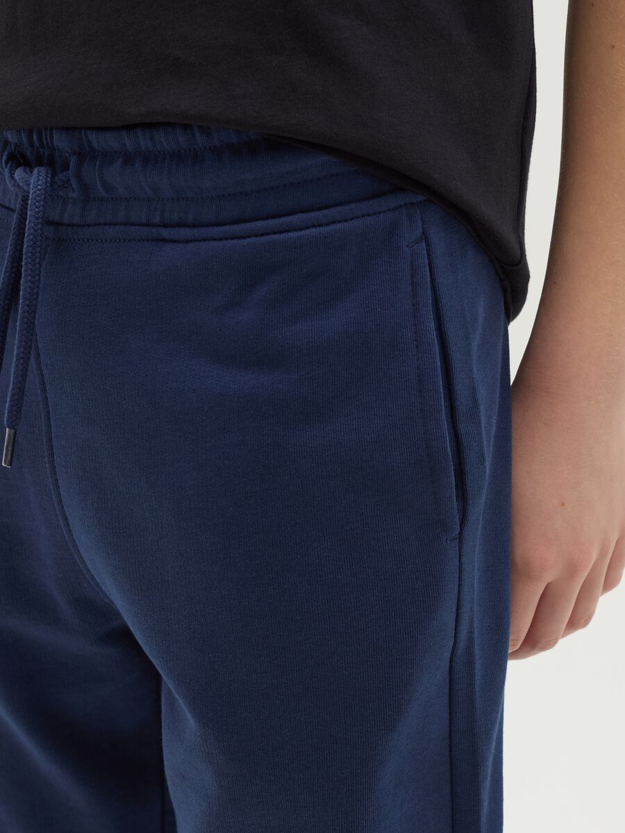 Slim-fit joggers with drawstring_3