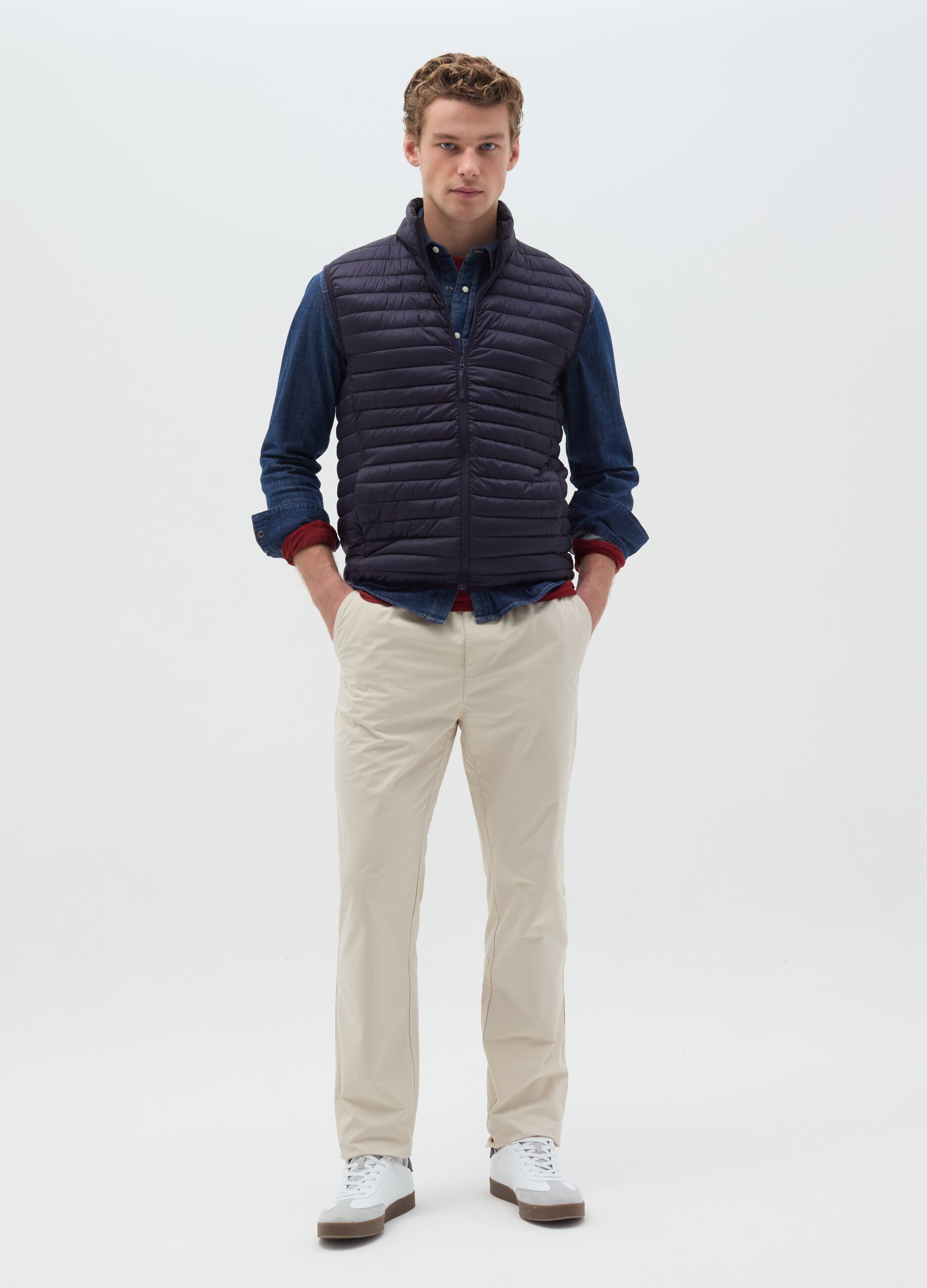 Full-zip ultralight gilet with high neck