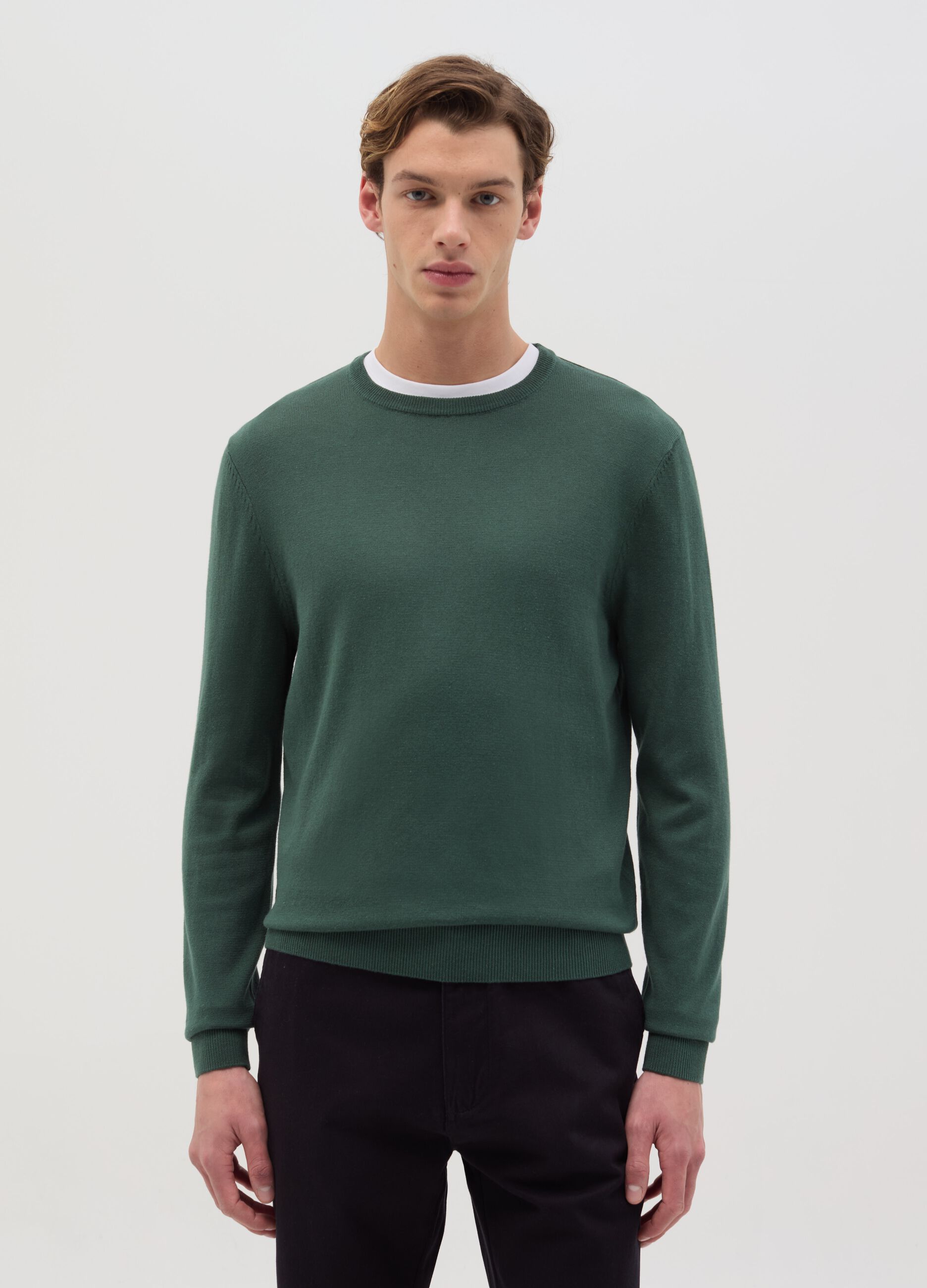 Round neck pullover