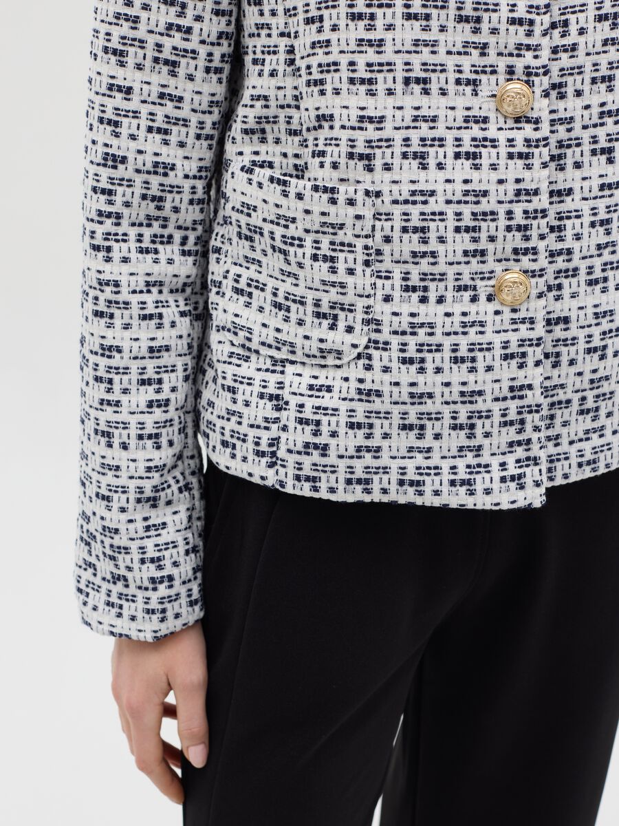 Short black and white jacket in tweed_2