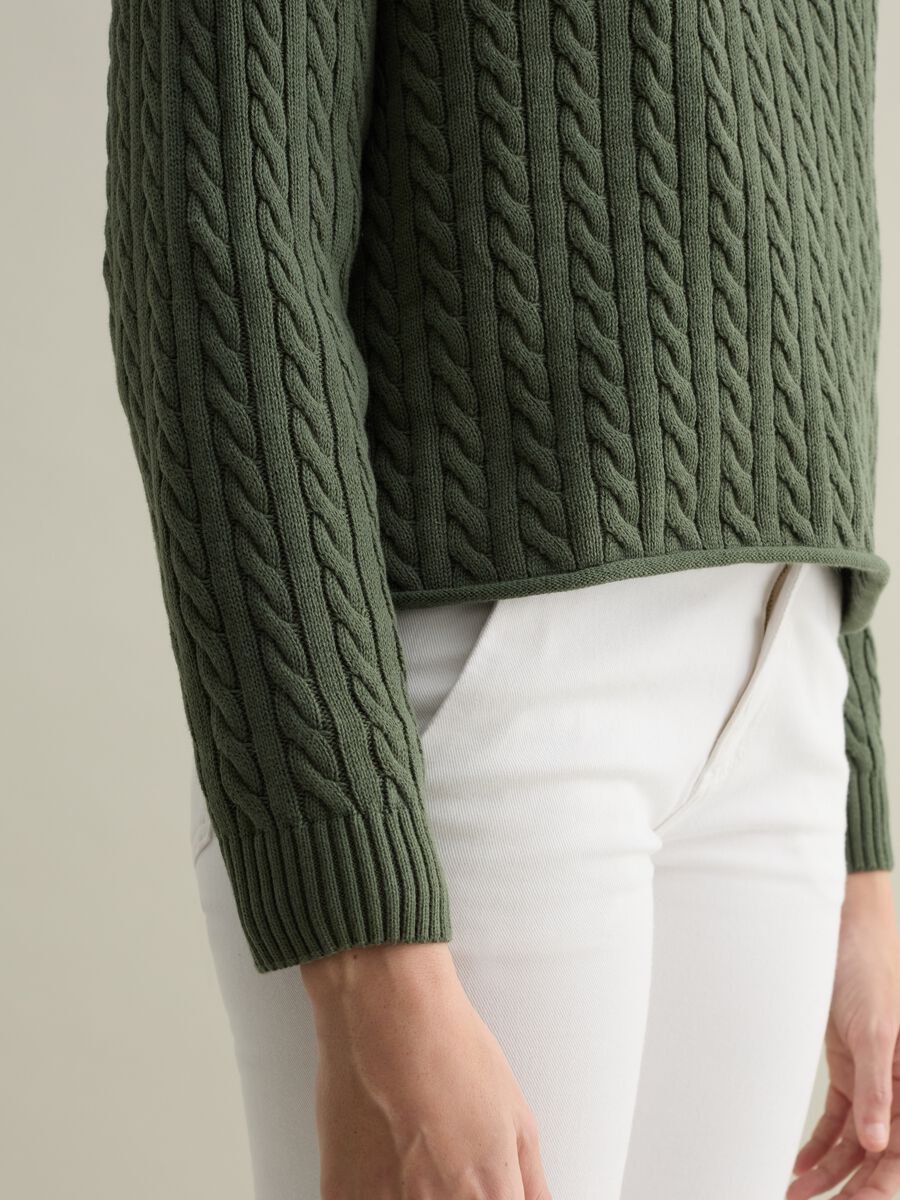 Ribbed pullover with cable-knit design_3
