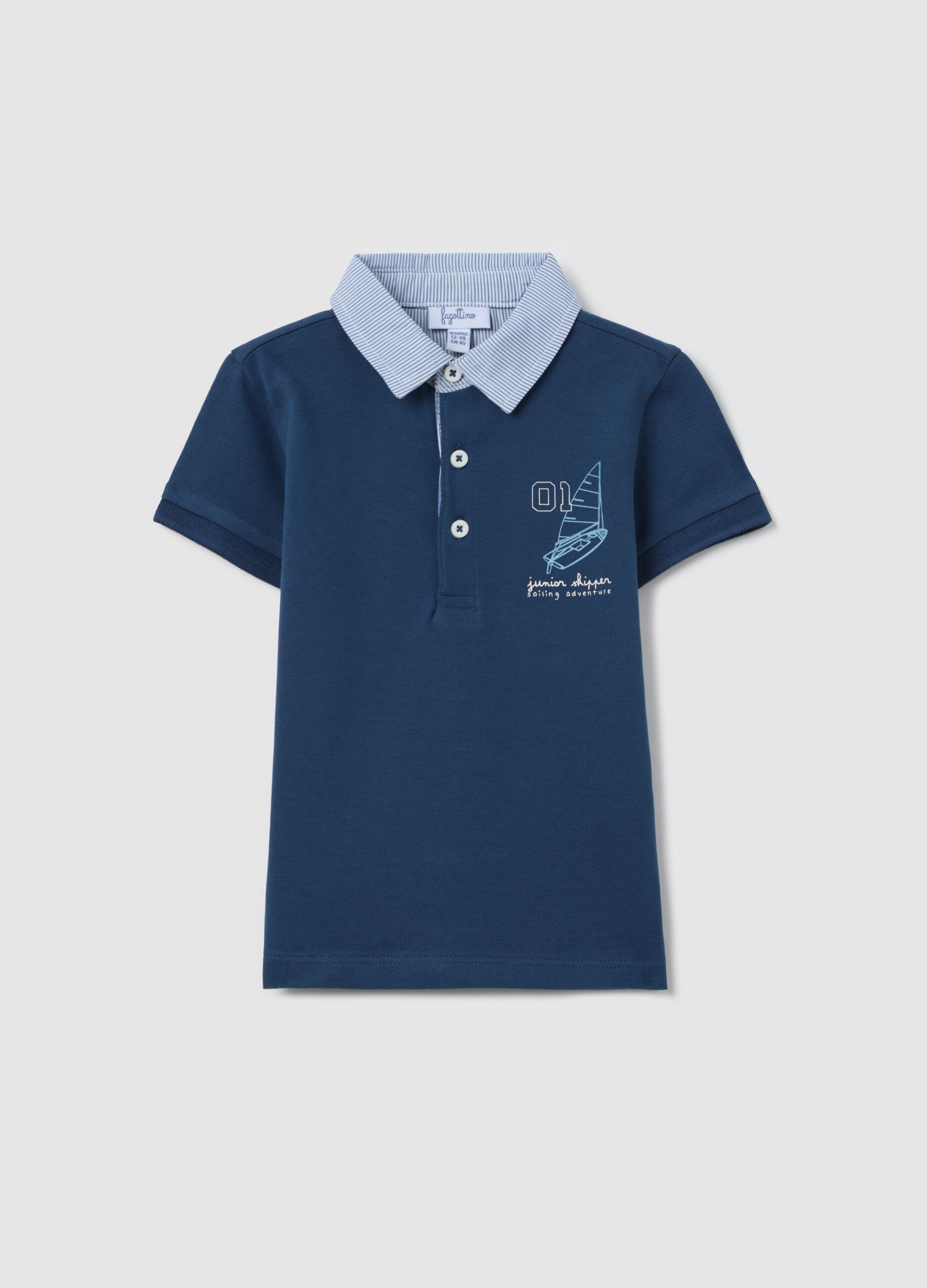 Polo in cotone stretch con disegno barca a vela blu
